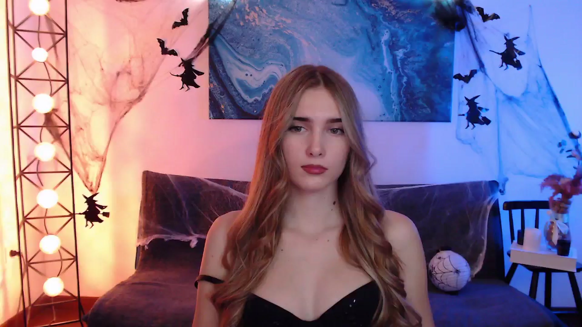 Gallery image thumbnail from Sirela's myfreecams stream on, 11/04/2025, 13:13 image 3 of 20
