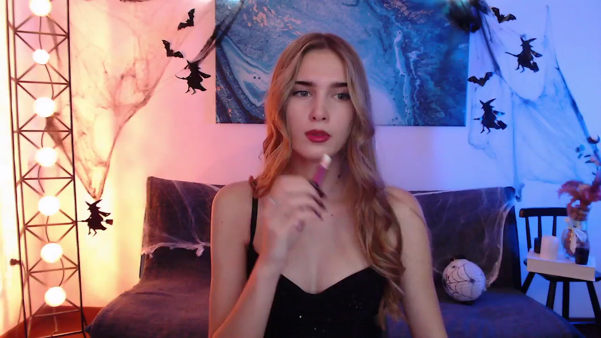 Gallery image thumbnail from Sirela's myfreecams stream on, 11/04/2025, 13:30 image 2 of 20