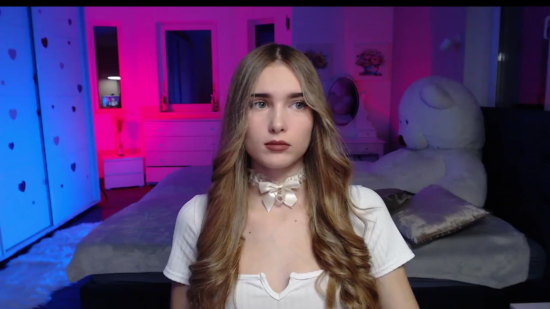 Gallery image thumbnail from Sirela's myfreecams stream on, 11/05/2025, 10:37 image 3 of 20