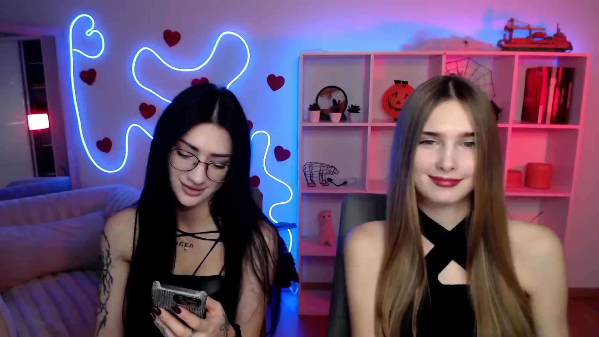 Gallery image thumbnail from Sirela's myfreecams stream on, 11/07/2025, 10:38 image 3 of 20