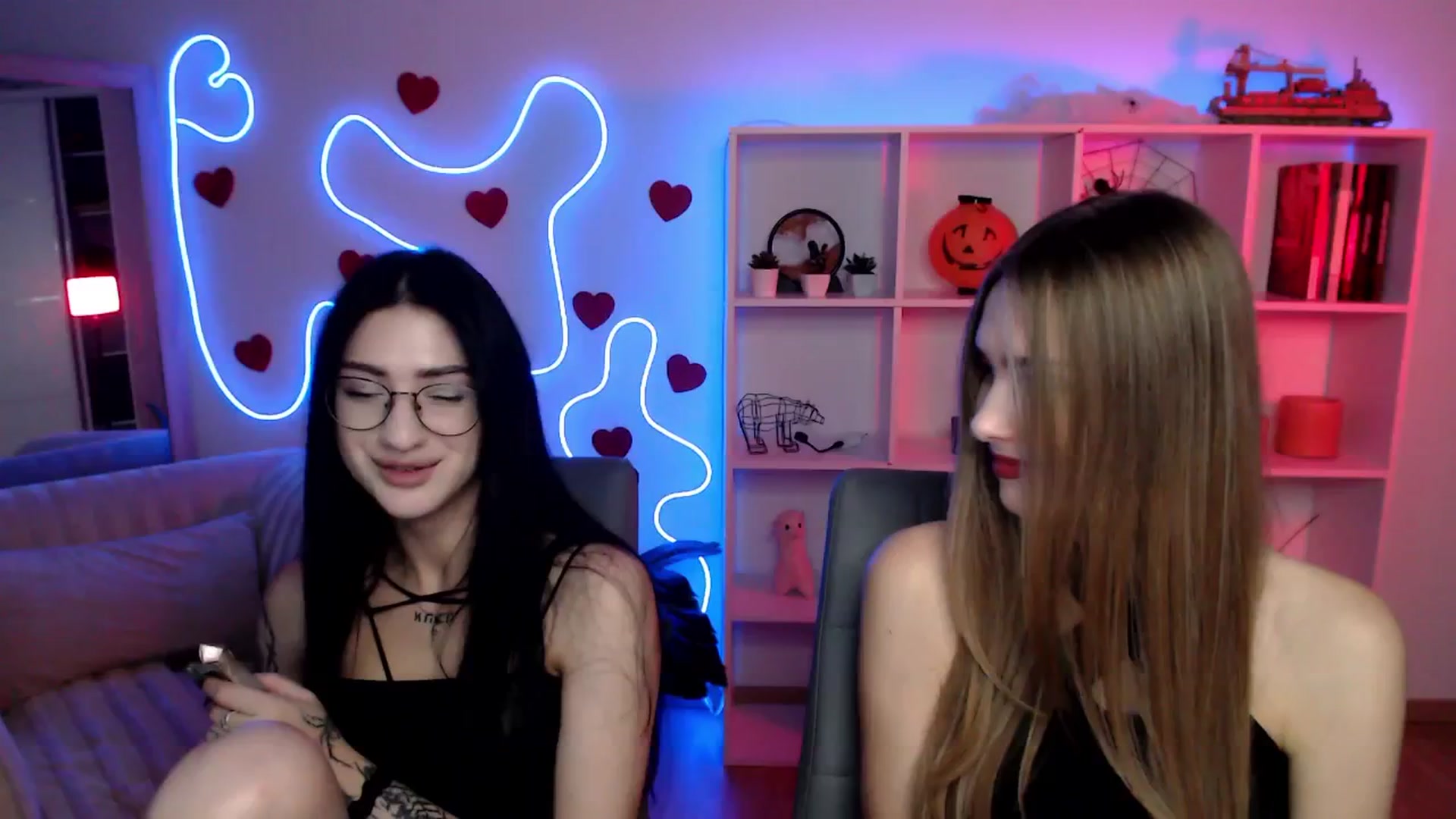 Gallery image thumbnail from Sirela's myfreecams stream on, 11/07/2025, 10:38 image 7 of 20