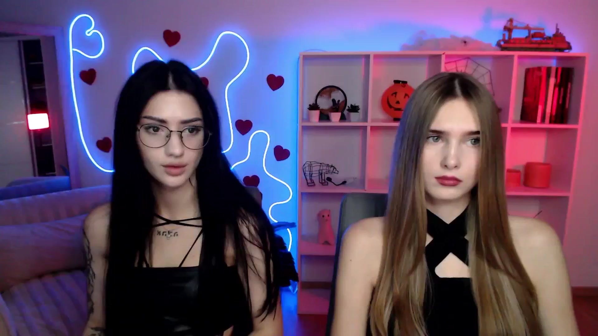 Gallery image thumbnail from Sirela's myfreecams stream on, 11/07/2025, 10:38 image 1 of 20