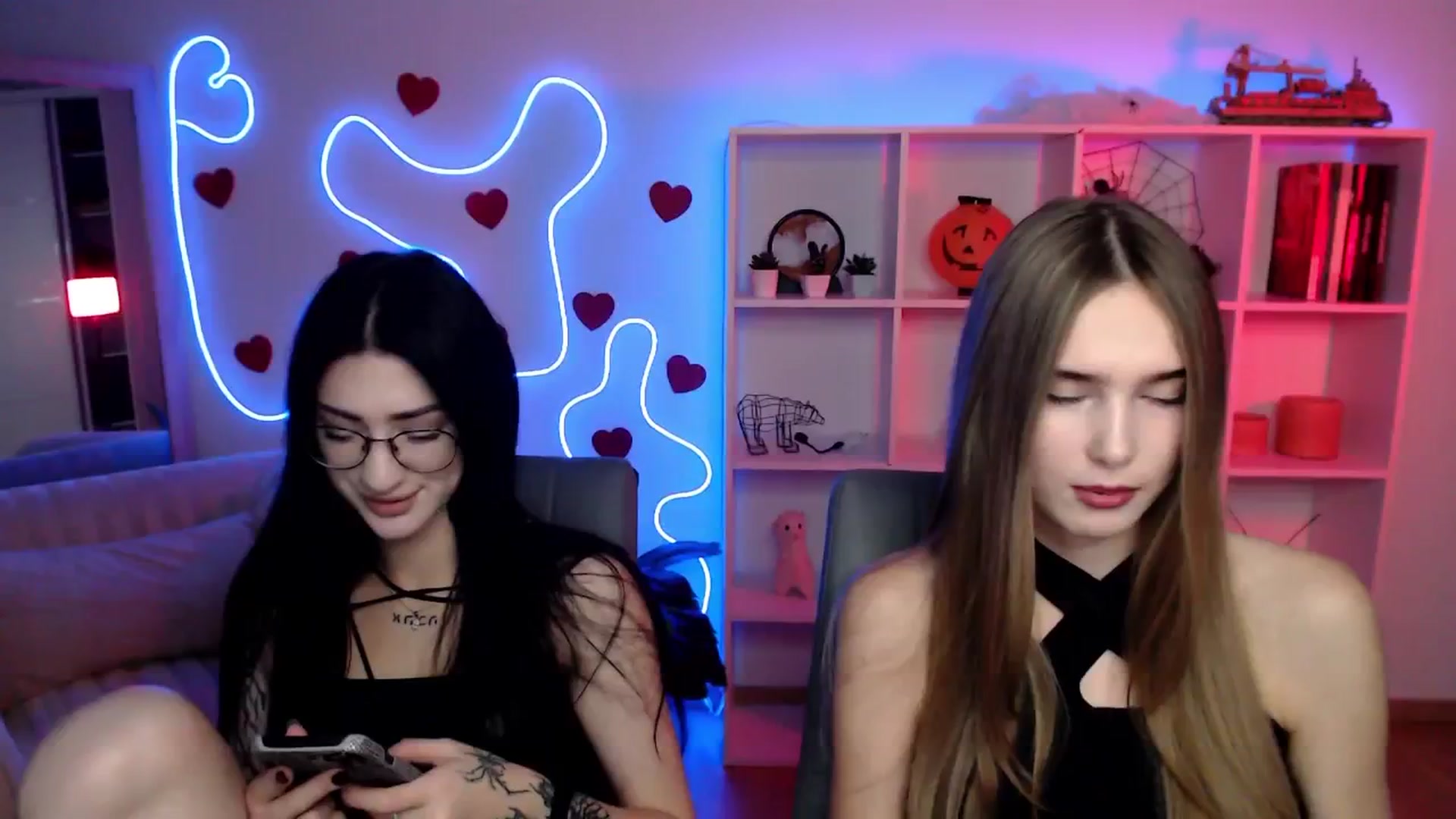 Gallery image thumbnail from Sirela's myfreecams stream on, 11/07/2025, 10:38 image 14 of 20