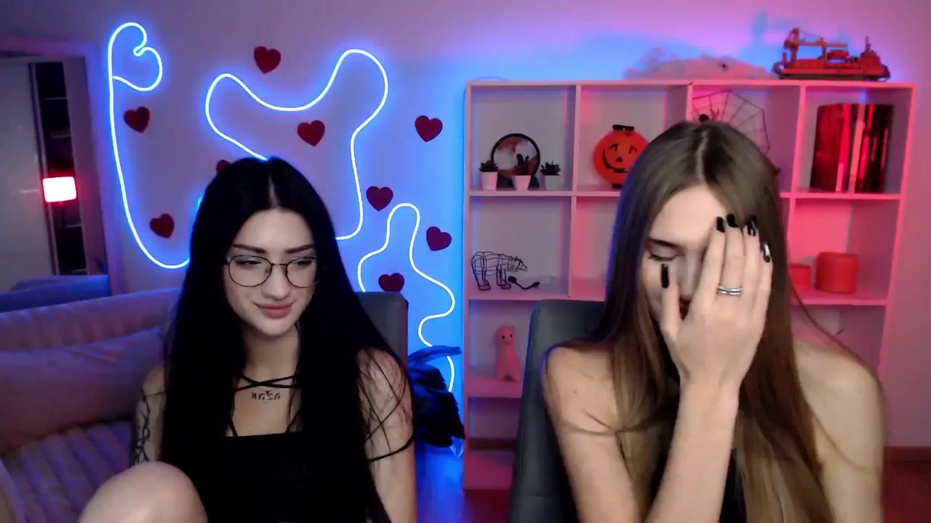 Gallery image thumbnail from Sirela's myfreecams stream on, 11/07/2025, 10:38 image 13 of 20