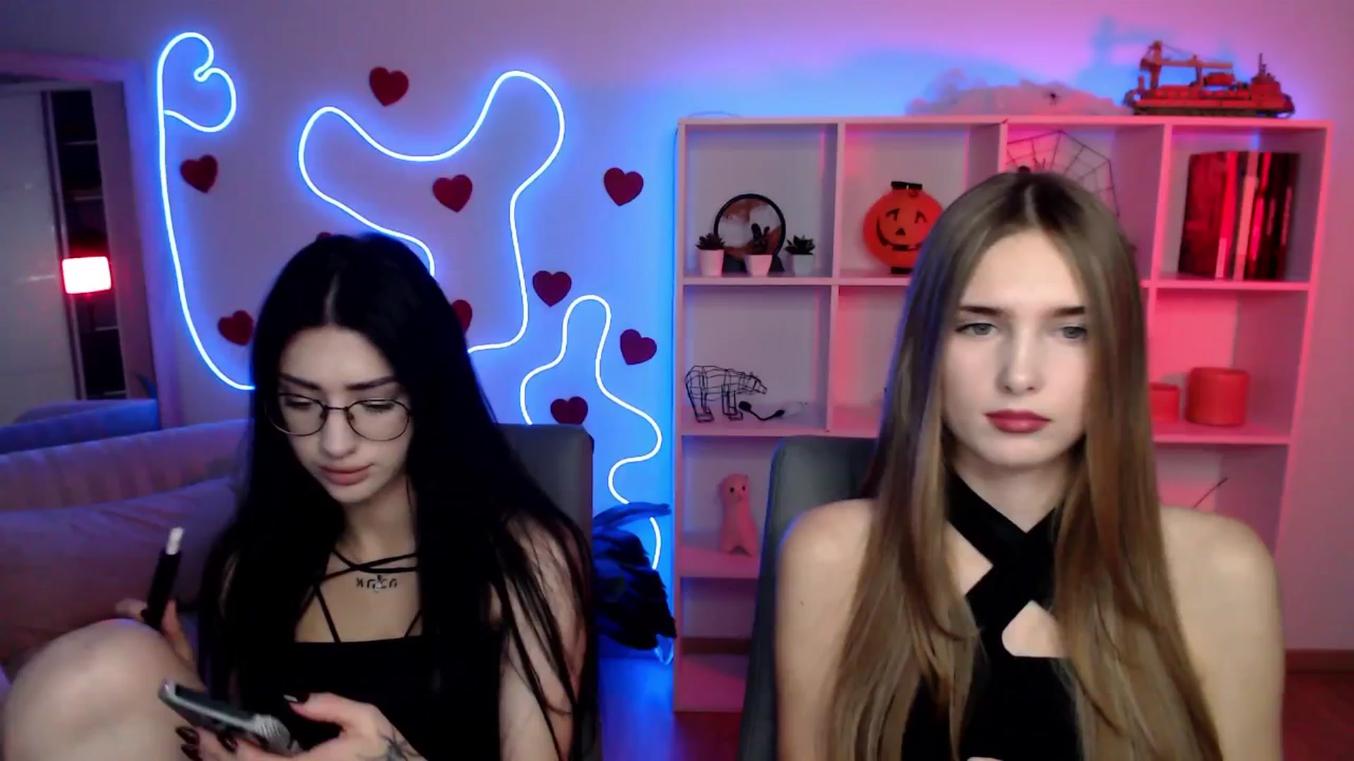 Gallery image thumbnail from Sirela's myfreecams stream on, 11/07/2025, 10:38 image 17 of 20