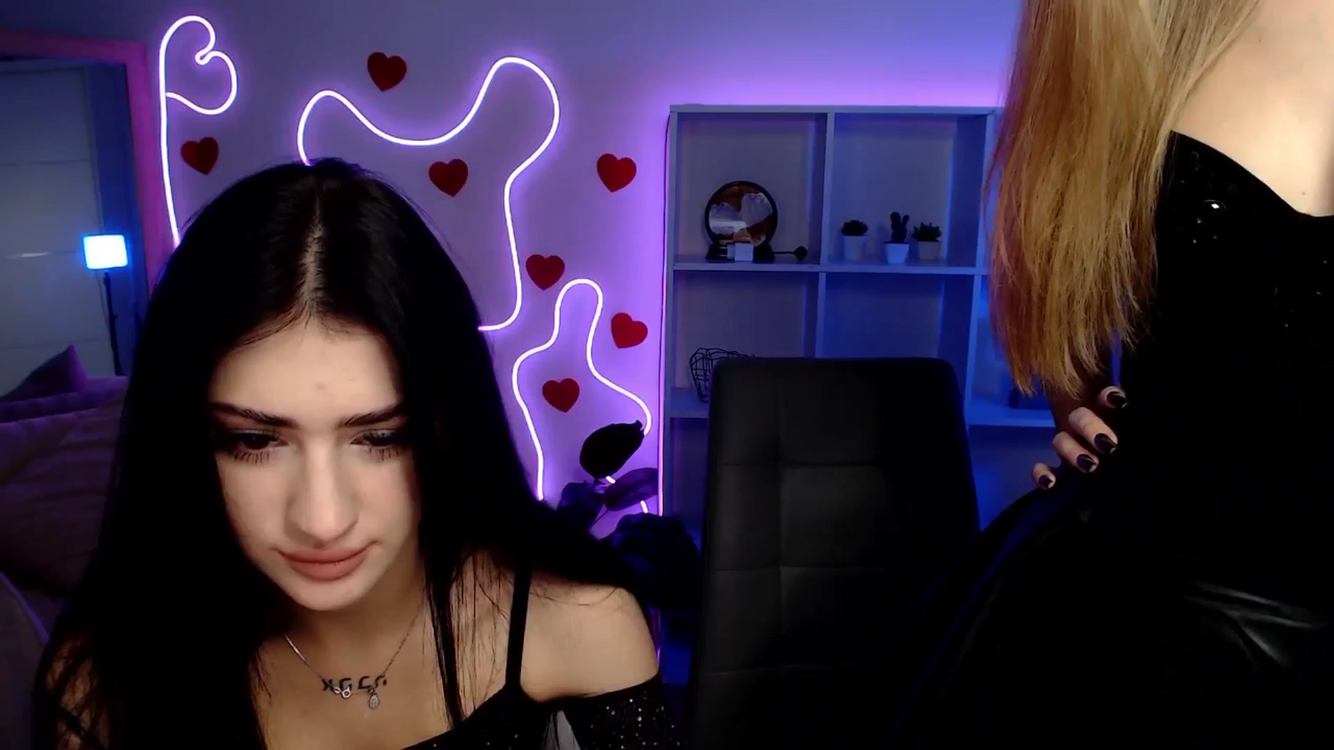 Gallery image thumbnail from Sirela's myfreecams stream on, 11/16/2025, 15:17 image 18 of 20