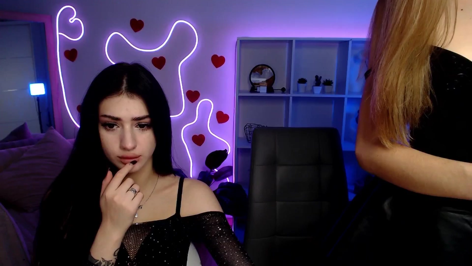 Gallery image thumbnail from Sirela's myfreecams stream on, 11/16/2025, 15:17 image 17 of 20