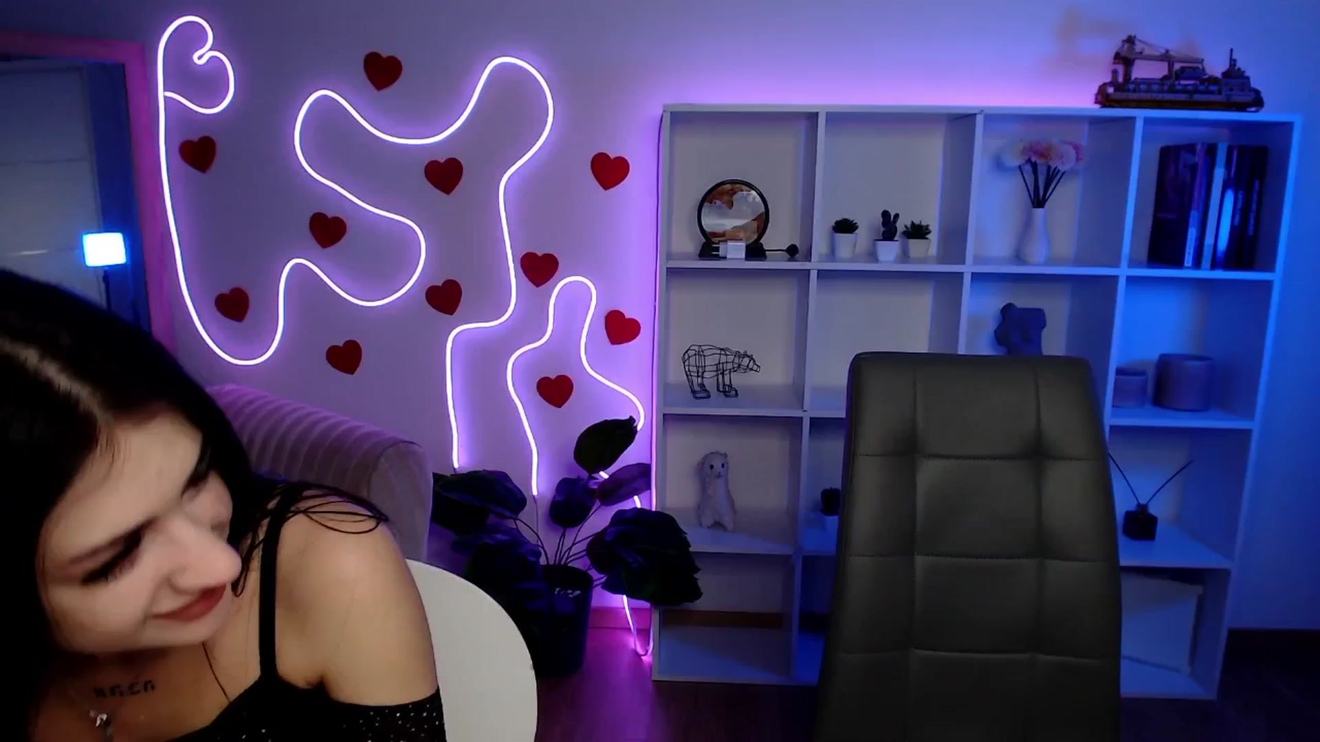 Gallery image thumbnail from Sirela's myfreecams stream on, 11/16/2025, 15:17 image 10 of 20