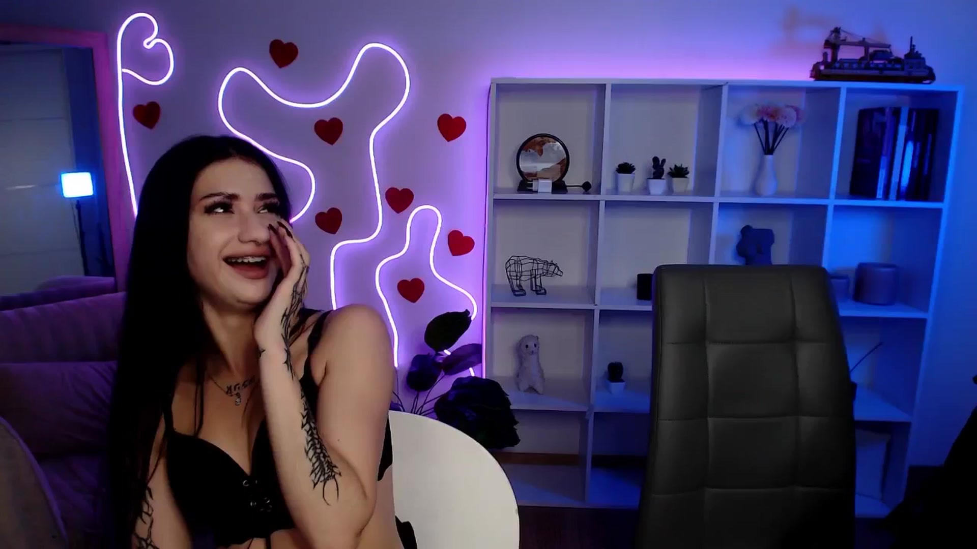 Gallery image thumbnail from Sirela's myfreecams stream on, 11/16/2025, 16:43 image 16 of 20