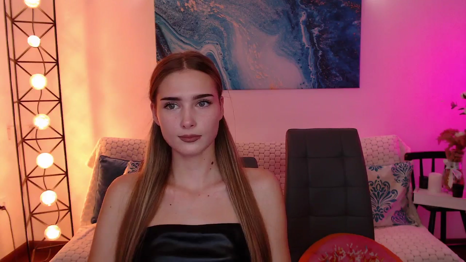 Gallery image thumbnail from Sirela's myfreecams stream on, 11/19/2025, 17:19 image 17 of 20