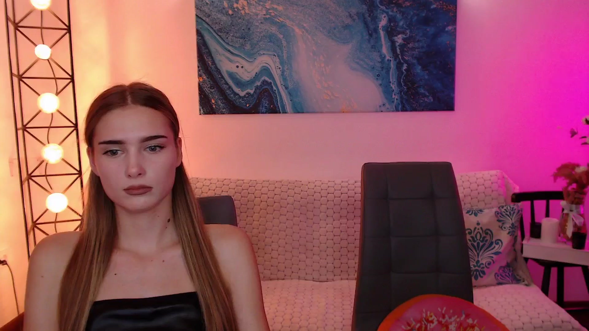 Gallery image thumbnail from Sirela's myfreecams stream on, 11/19/2025, 17:19 image 16 of 20