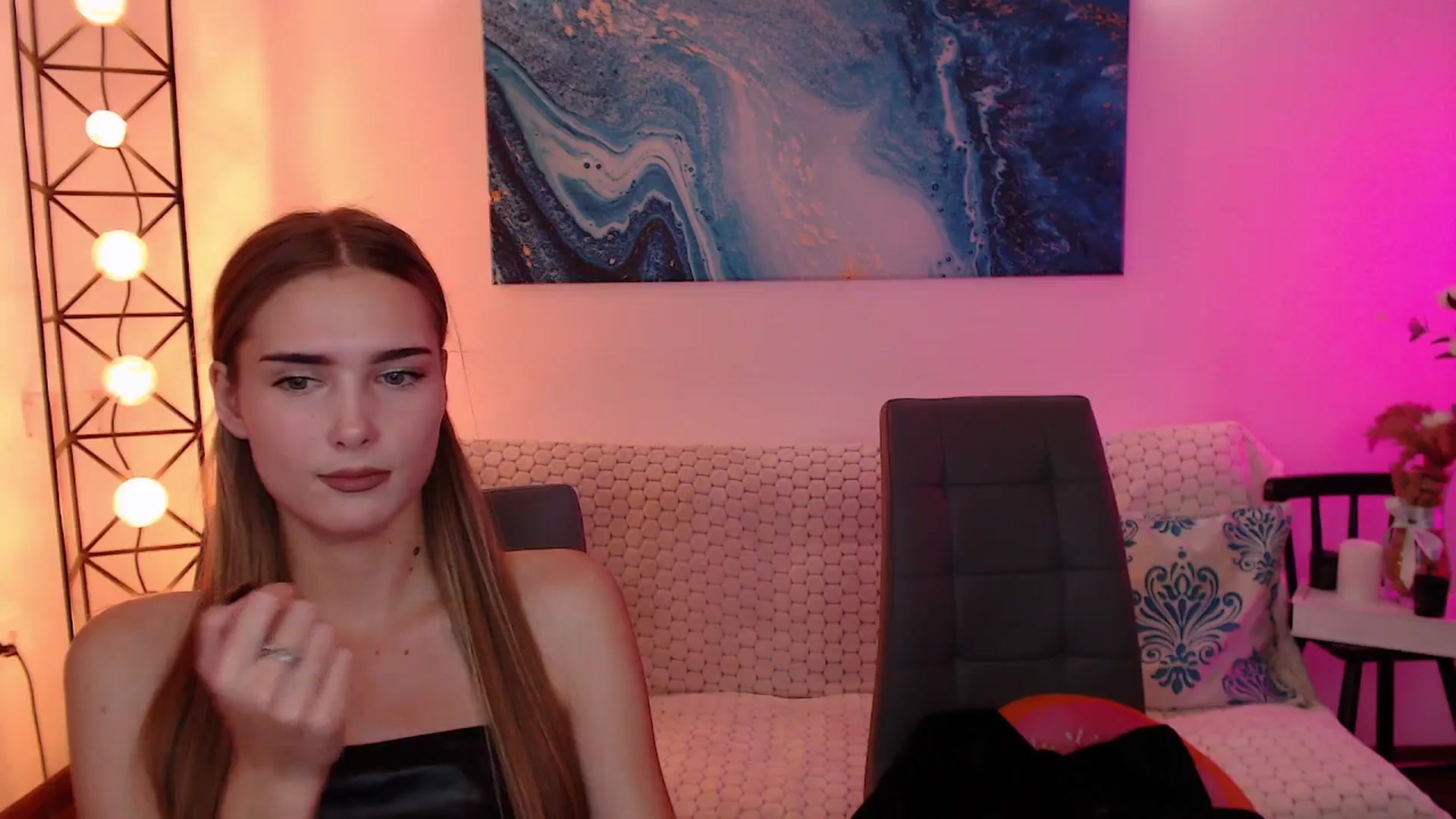 Gallery image thumbnail from Sirela's myfreecams stream on, 11/19/2025, 17:19 image 15 of 20