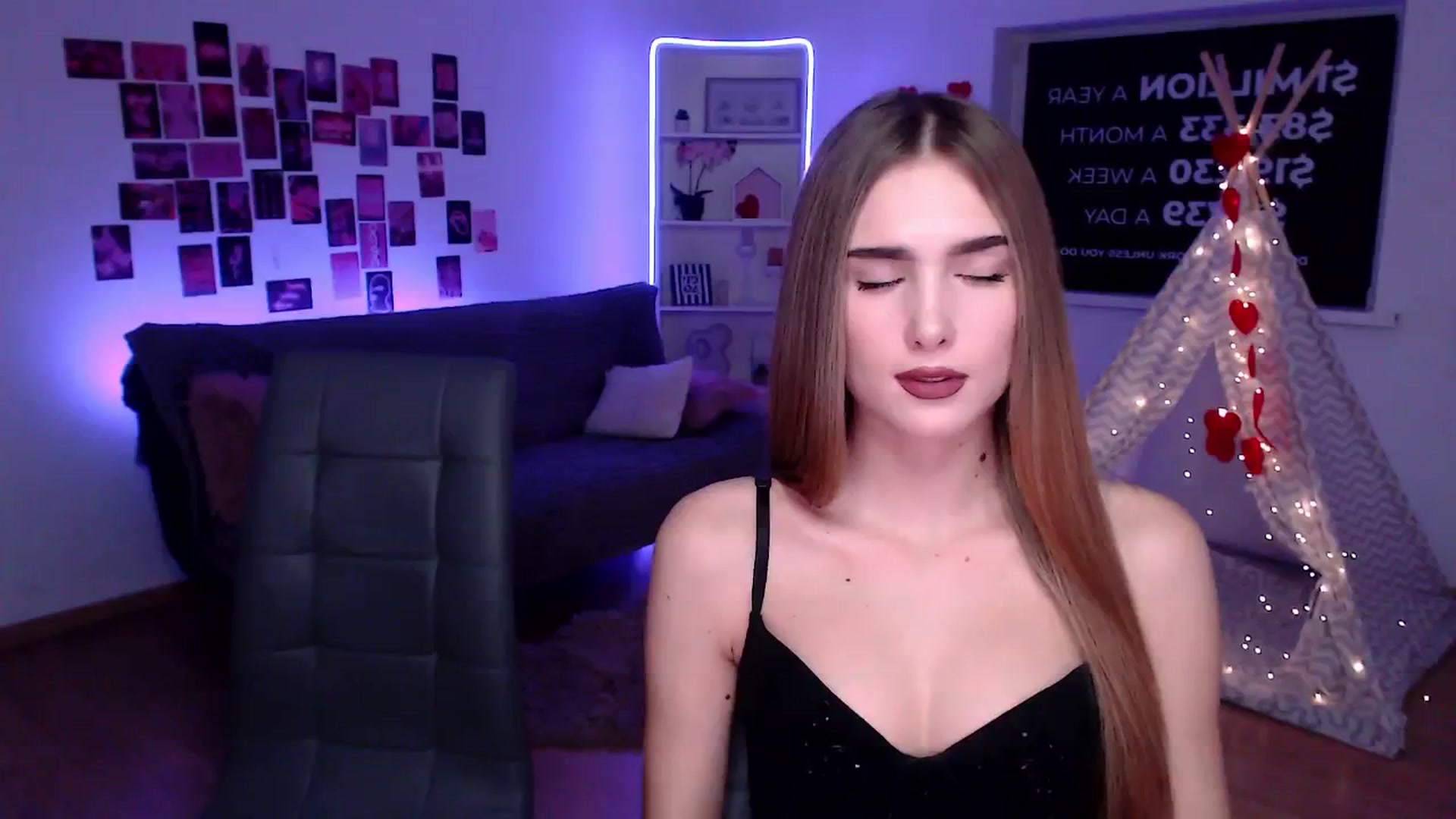 Gallery image thumbnail from Sirela's myfreecams stream on, 12/09/2025, 16:24 image 4 of 20