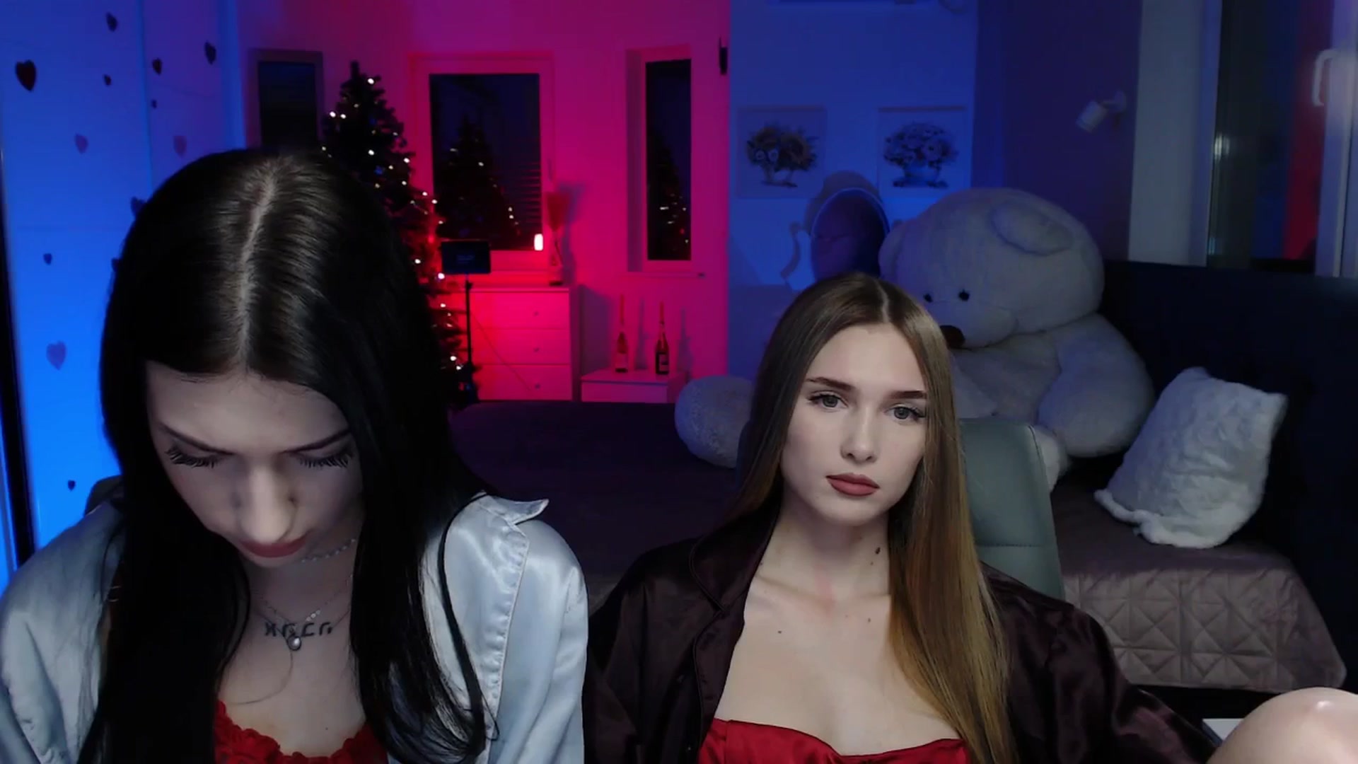 Gallery image thumbnail from Sirela's myfreecams stream on, 12/25/2025, 15:10 image 17 of 20