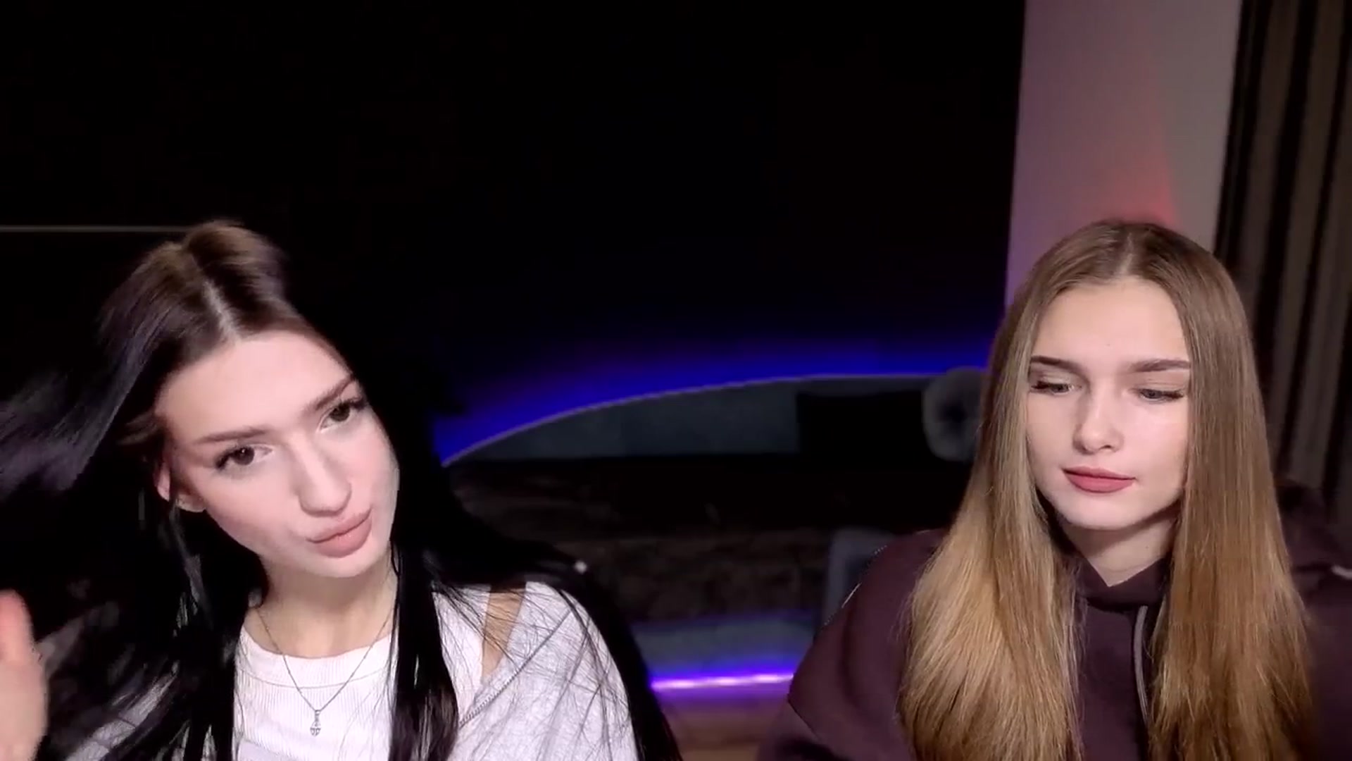Gallery image thumbnail from Sirela's myfreecams stream on, 01/13/2026, 17:17 image 3 of 20