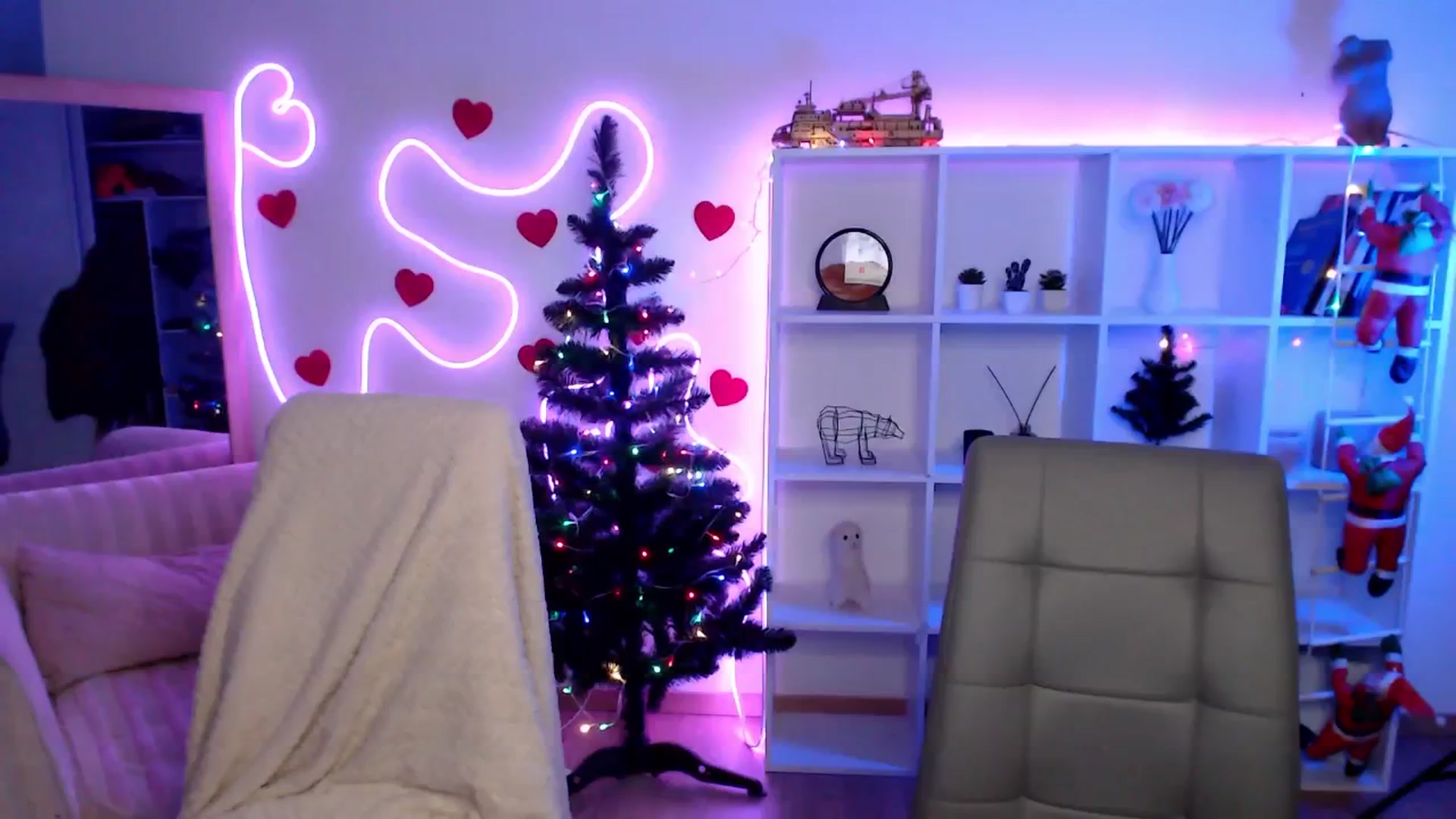 Gallery image thumbnail from Sirela's myfreecams stream on, 01/15/2026, 10:19 image 19 of 20