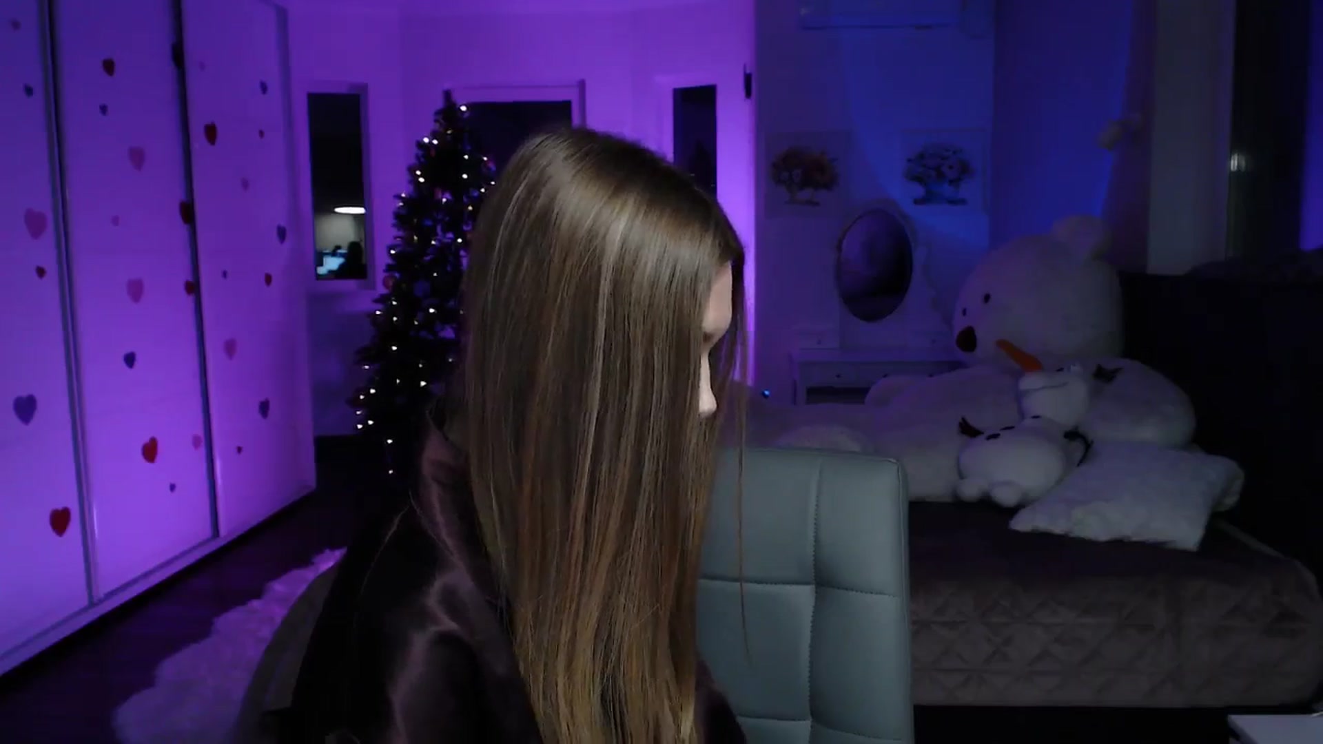 Gallery image thumbnail from Sirela's myfreecams stream on, 01/21/2026, 12:23 image 16 of 20