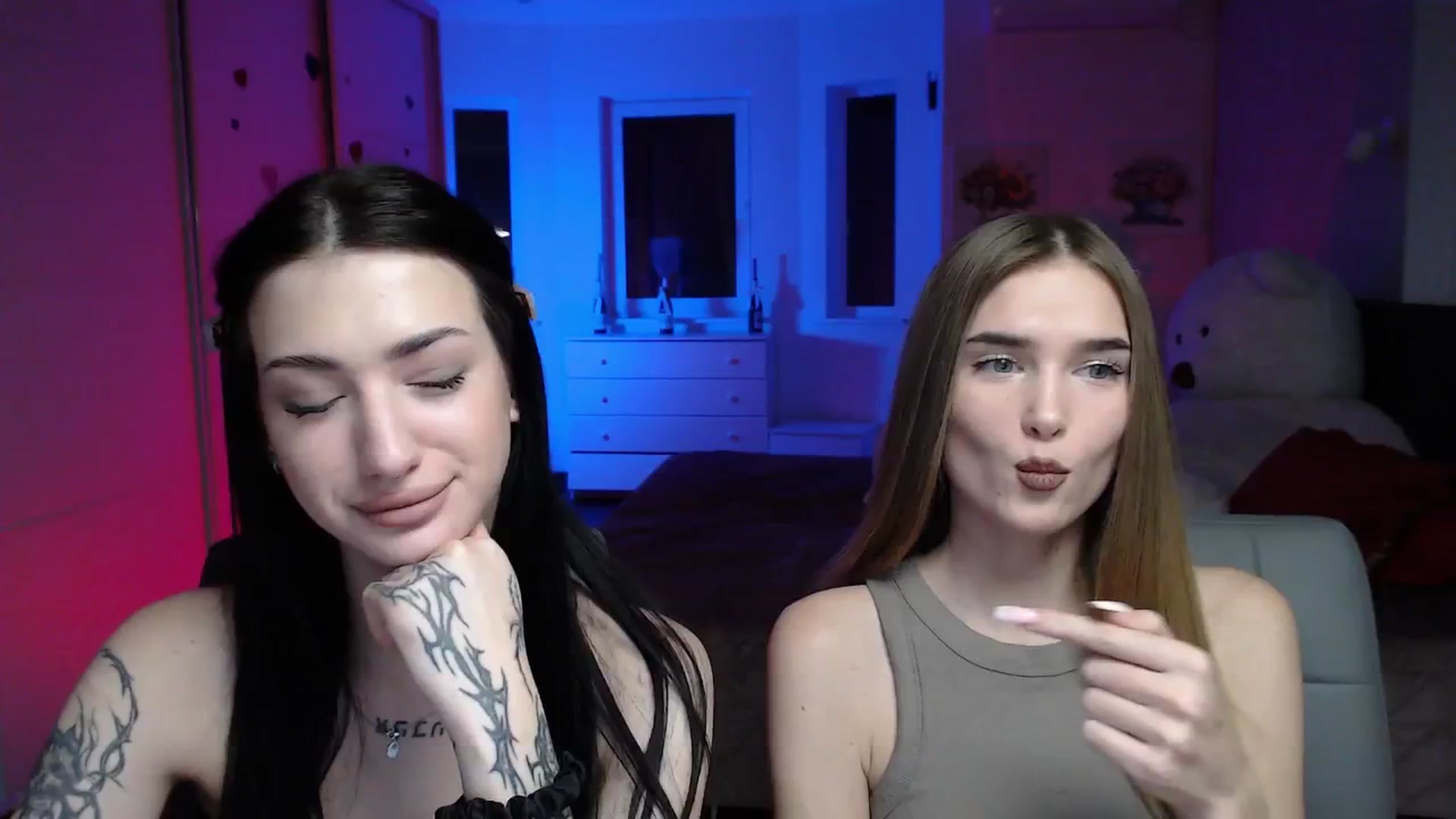 Gallery image thumbnail from Sirela's myfreecams stream on, 02/19/2026, 01:41 image 12 of 20