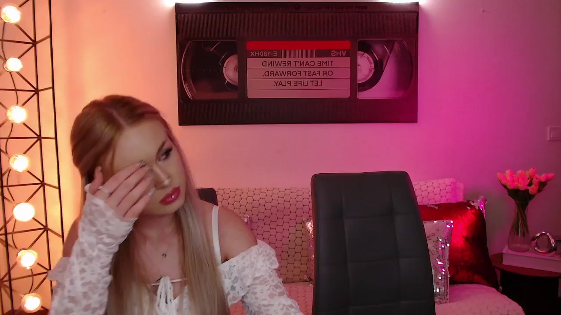 Gallery image thumbnail from Sirela's myfreecams stream on, 03/12/2026, 11:53 image 16 of 20