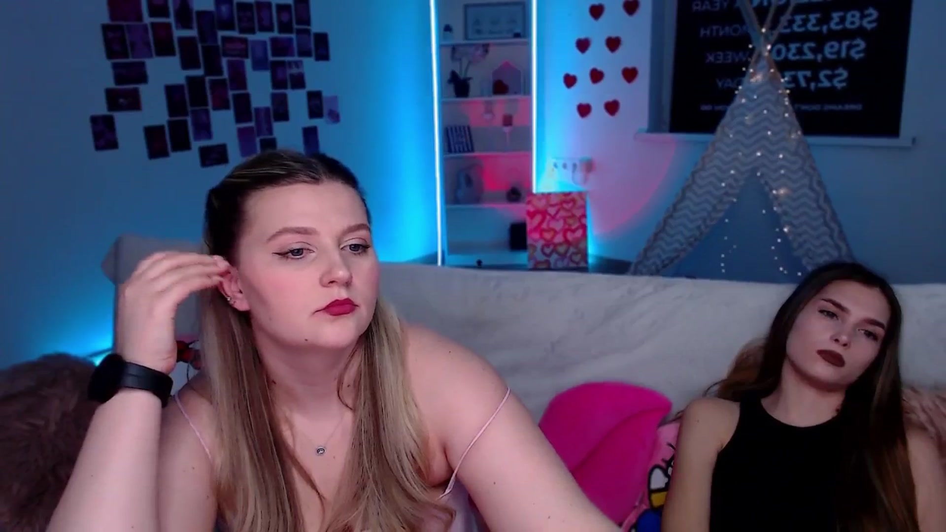 Gallery image thumbnail from Sirela's myfreecams stream on, 03/17/2026, 16:04 image 17 of 20