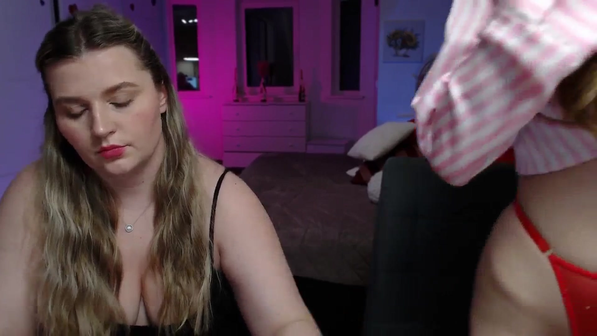 Gallery image thumbnail from Sirela's myfreecams stream on, 03/18/2026, 17:29 image 15 of 20