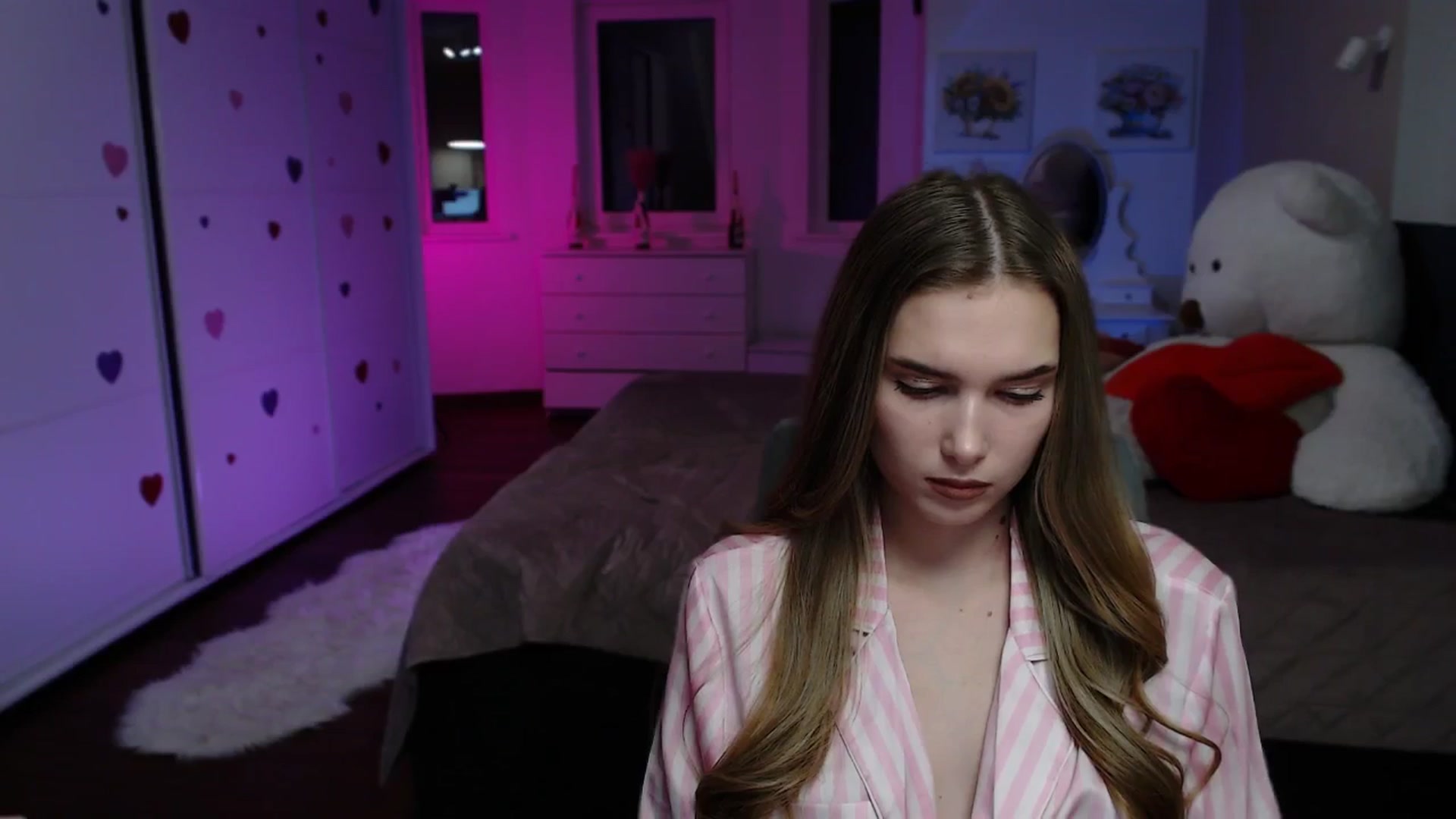 Gallery image thumbnail from Sirela's myfreecams stream on, 03/18/2026, 17:29 image 17 of 20