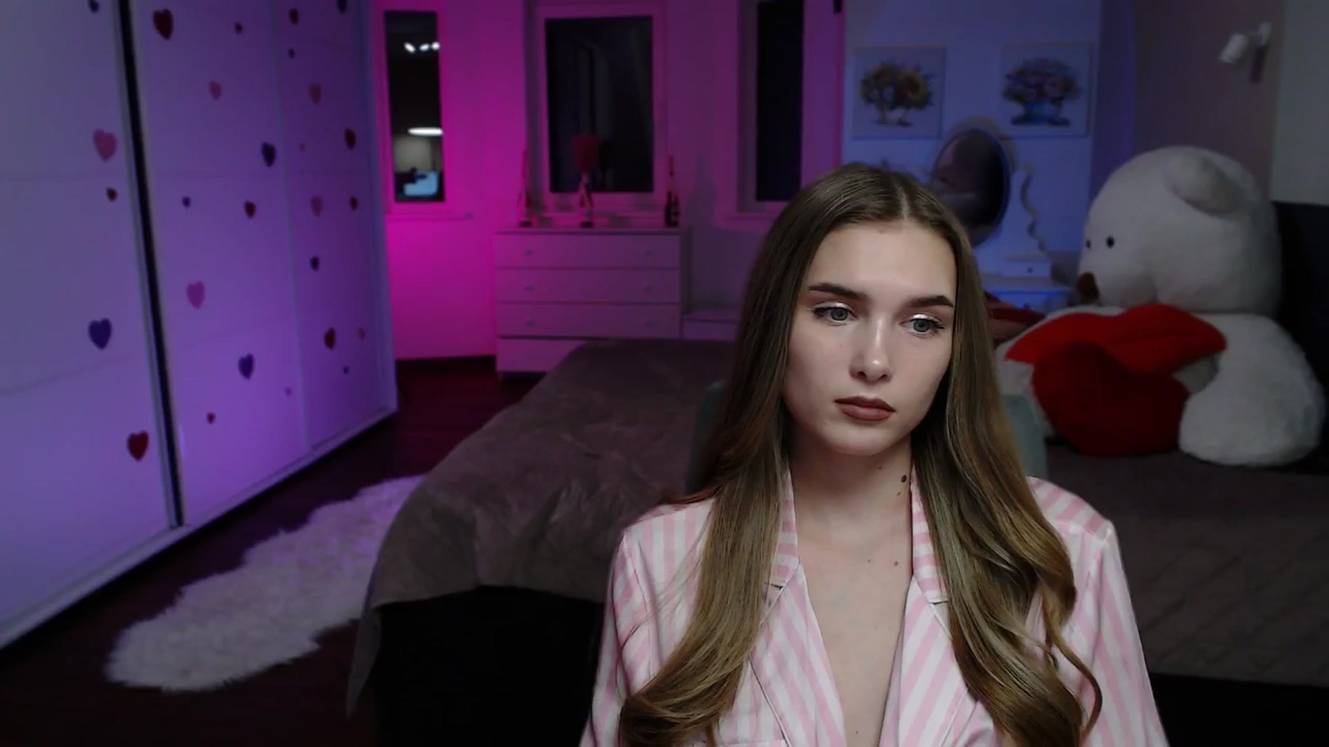 Gallery image thumbnail from Sirela's myfreecams stream on, 03/18/2026, 17:29 image 18 of 20
