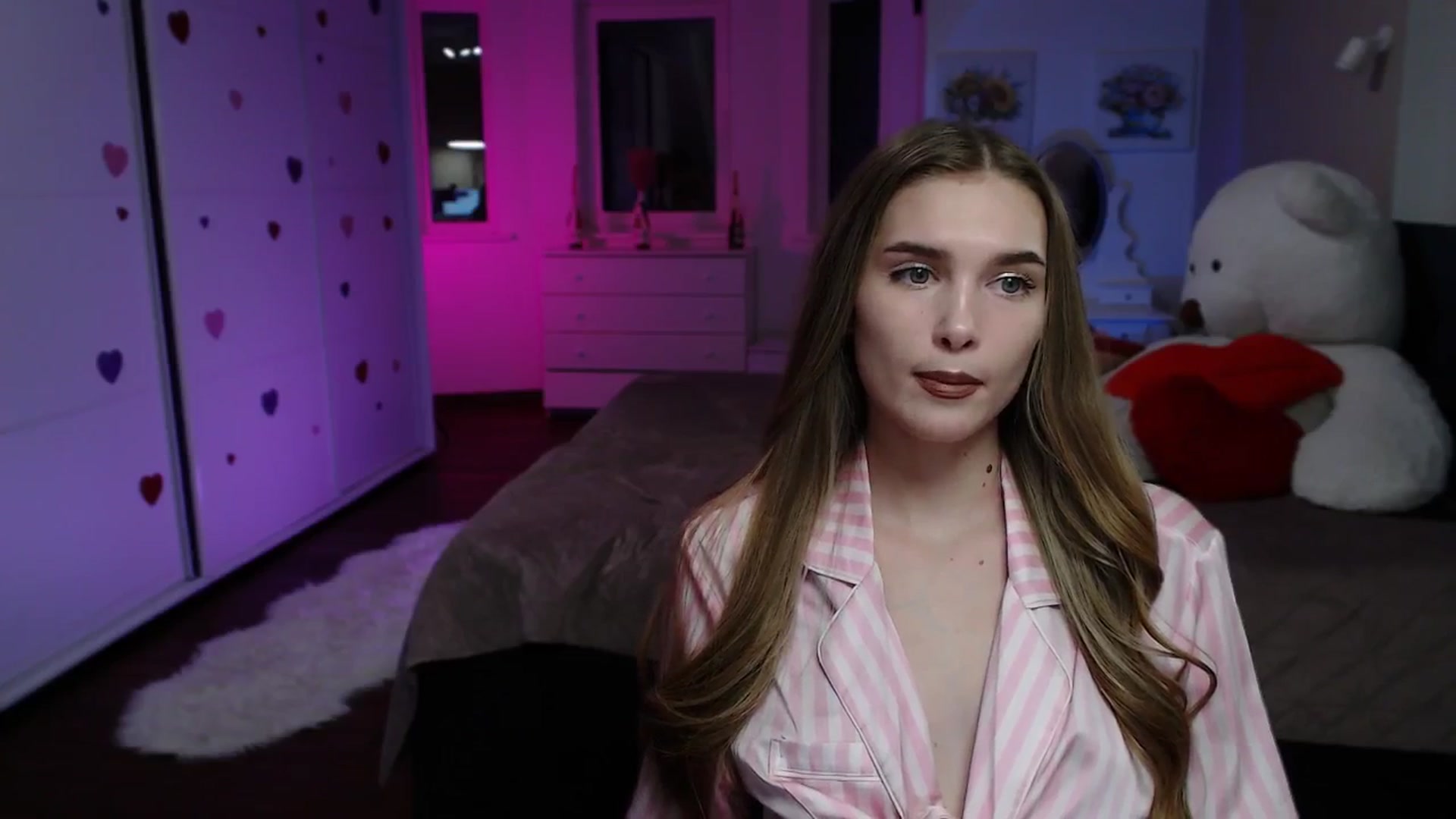 Gallery image thumbnail from Sirela's myfreecams stream on, 03/18/2026, 17:29 image 16 of 20