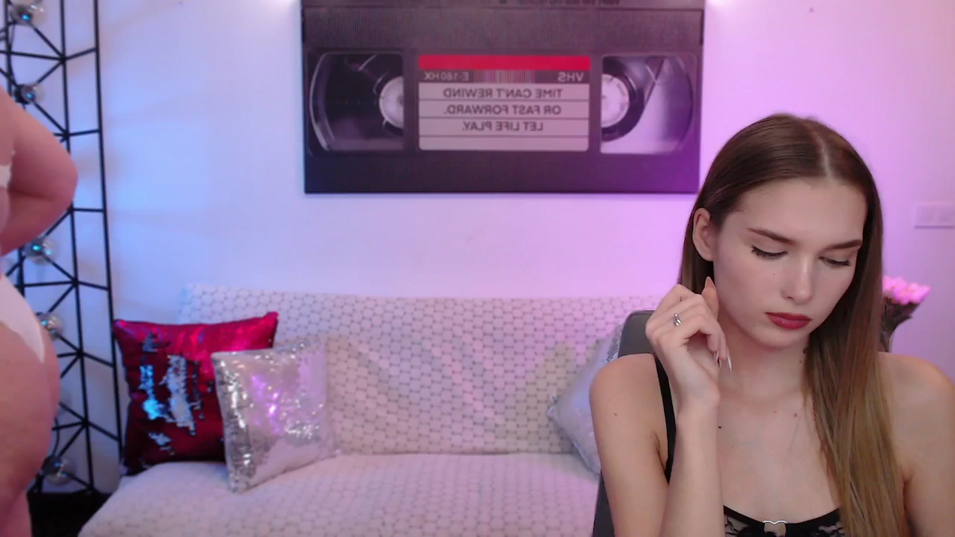 Gallery image thumbnail from Sirela's myfreecams stream on, 04/01/2026, 16:21 image 15 of 20