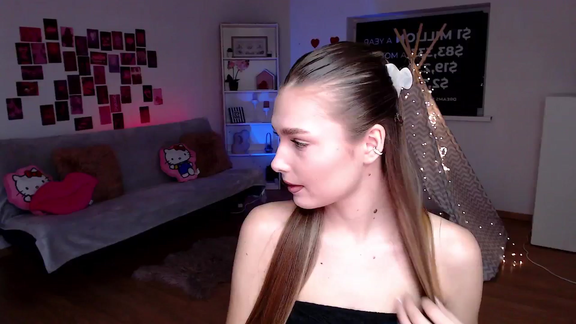 Gallery image thumbnail from Sirela's myfreecams stream on, 04/15/2026, 10:03 image 5 of 20