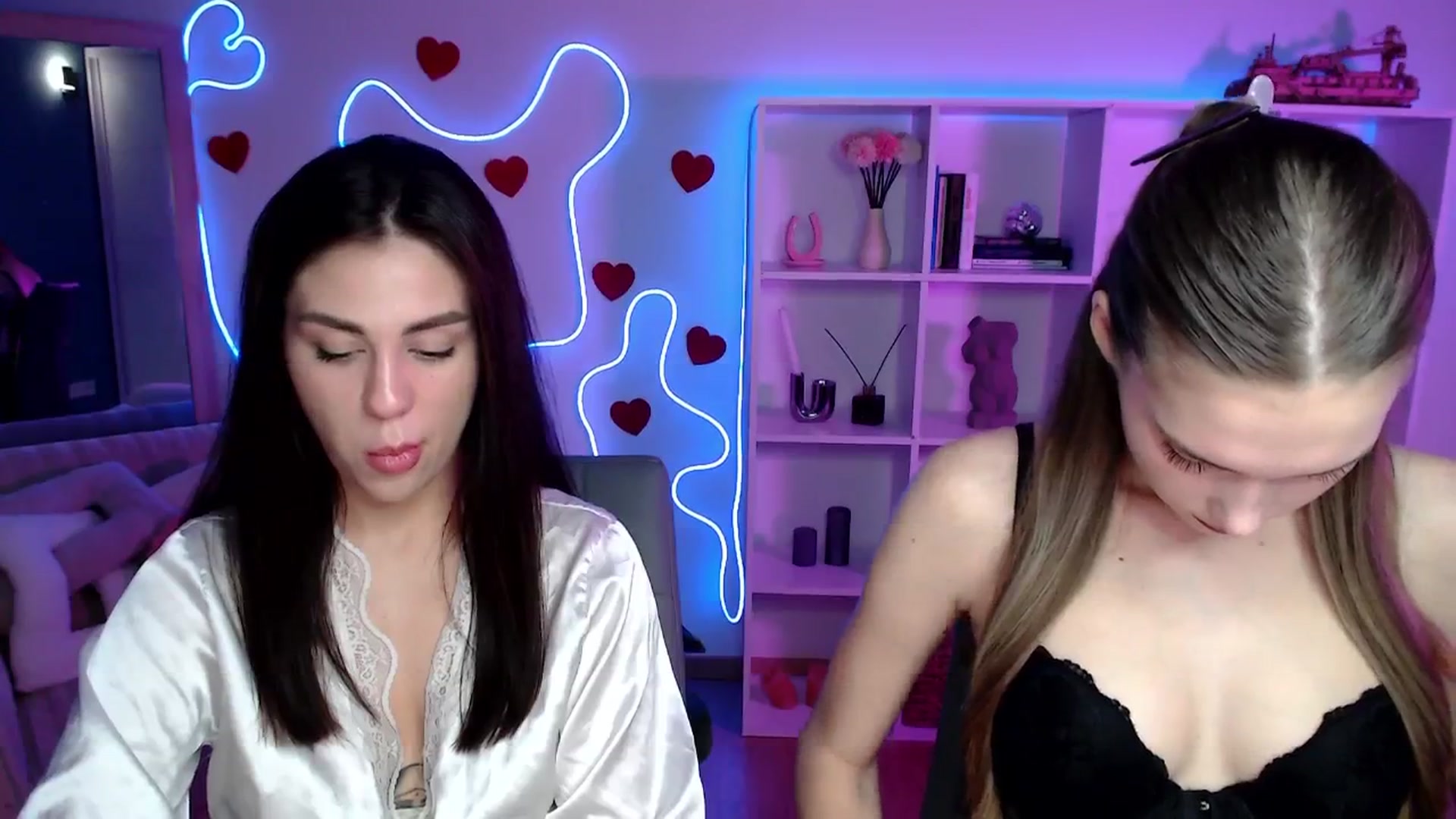 Gallery image thumbnail from Sirela's myfreecams stream on, 05/05/2026, 11:40 image 5 of 20