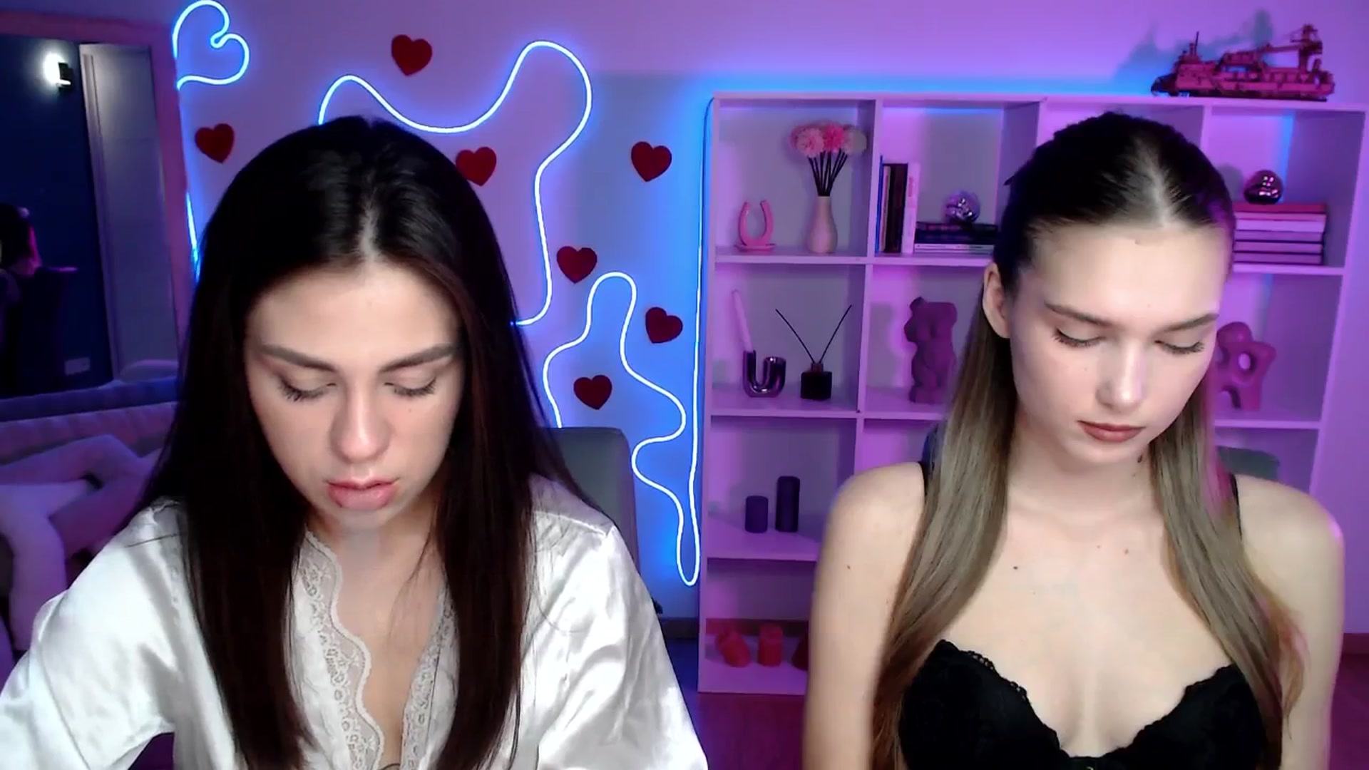 Gallery image thumbnail from Sirela's myfreecams stream on, 05/05/2026, 11:40 image 6 of 20