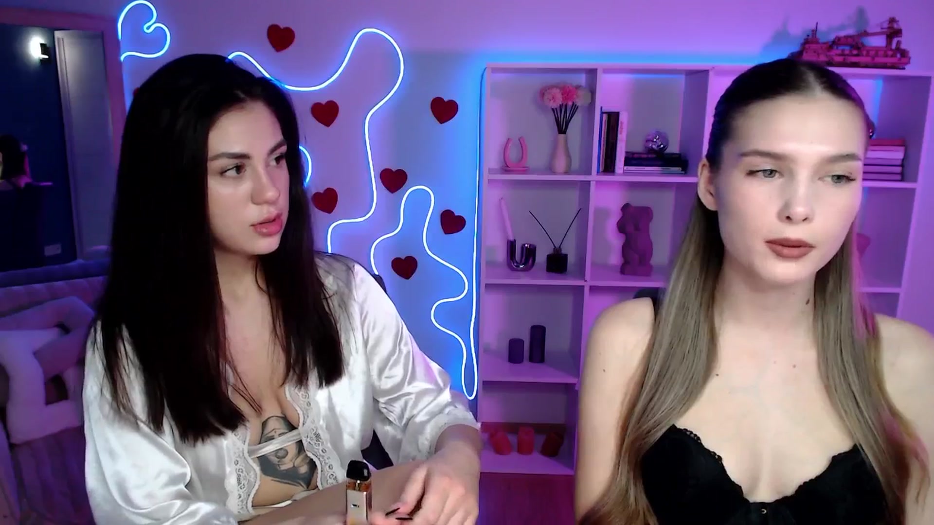 Gallery image thumbnail from Sirela's myfreecams stream on, 05/05/2026, 11:40 image 4 of 20
