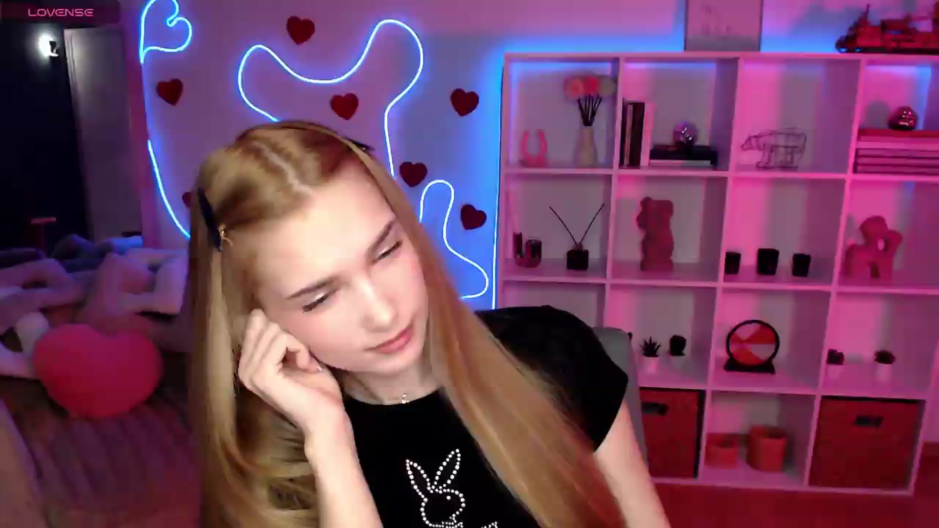 Gallery image thumbnail from Sirela's myfreecams stream on, 05/21/2026, 08:57 image 18 of 20