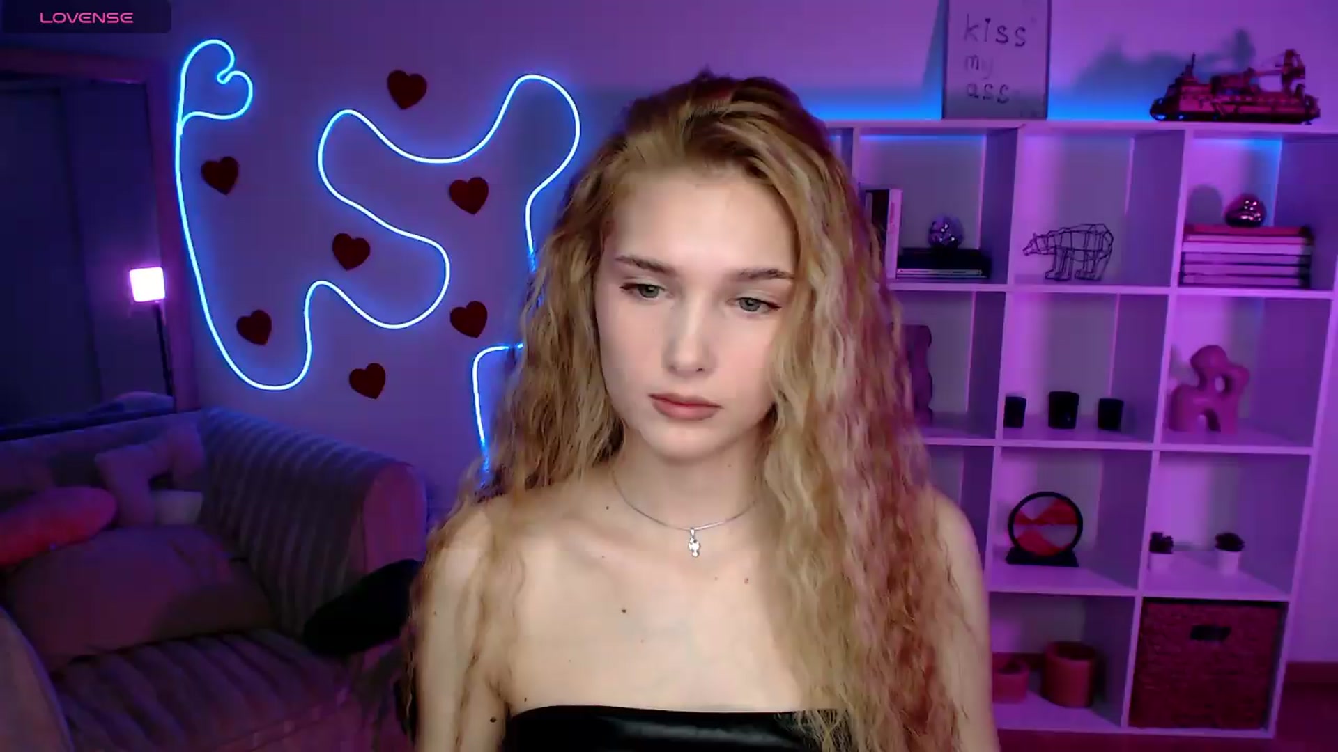 Gallery image thumbnail from Sirela's myfreecams stream on, 06/05/2026, 10:05 image 16 of 20