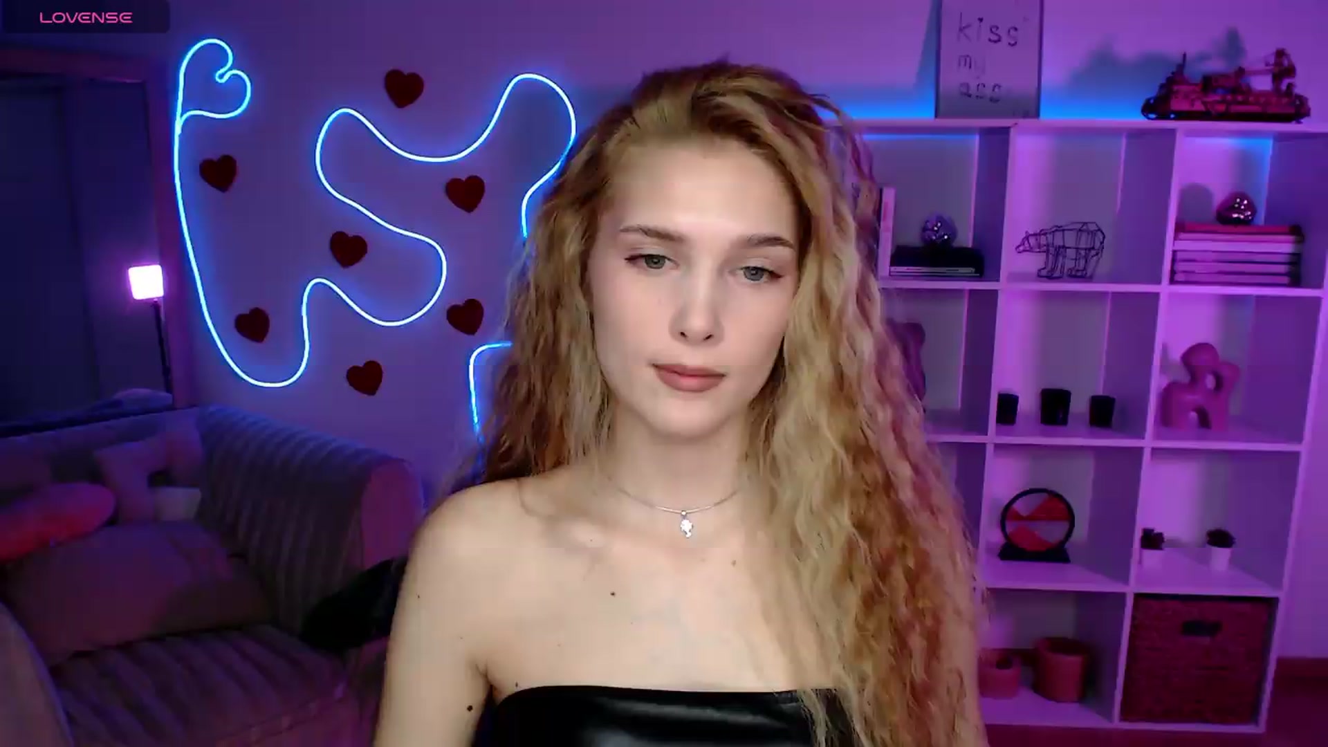Gallery image thumbnail from Sirela's myfreecams stream on, 06/05/2026, 10:05 image 7 of 20