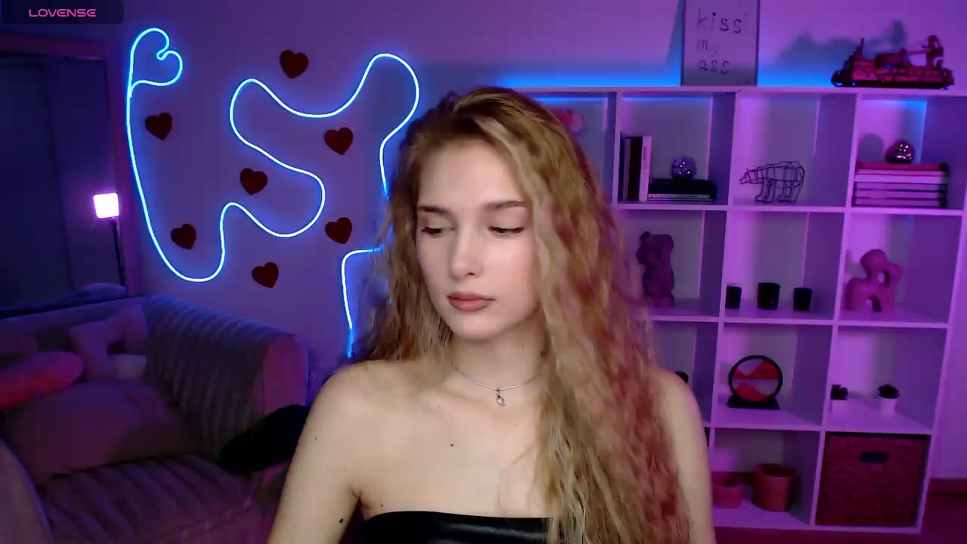Gallery image thumbnail from Sirela's myfreecams stream on, 06/05/2026, 11:09 image 16 of 20