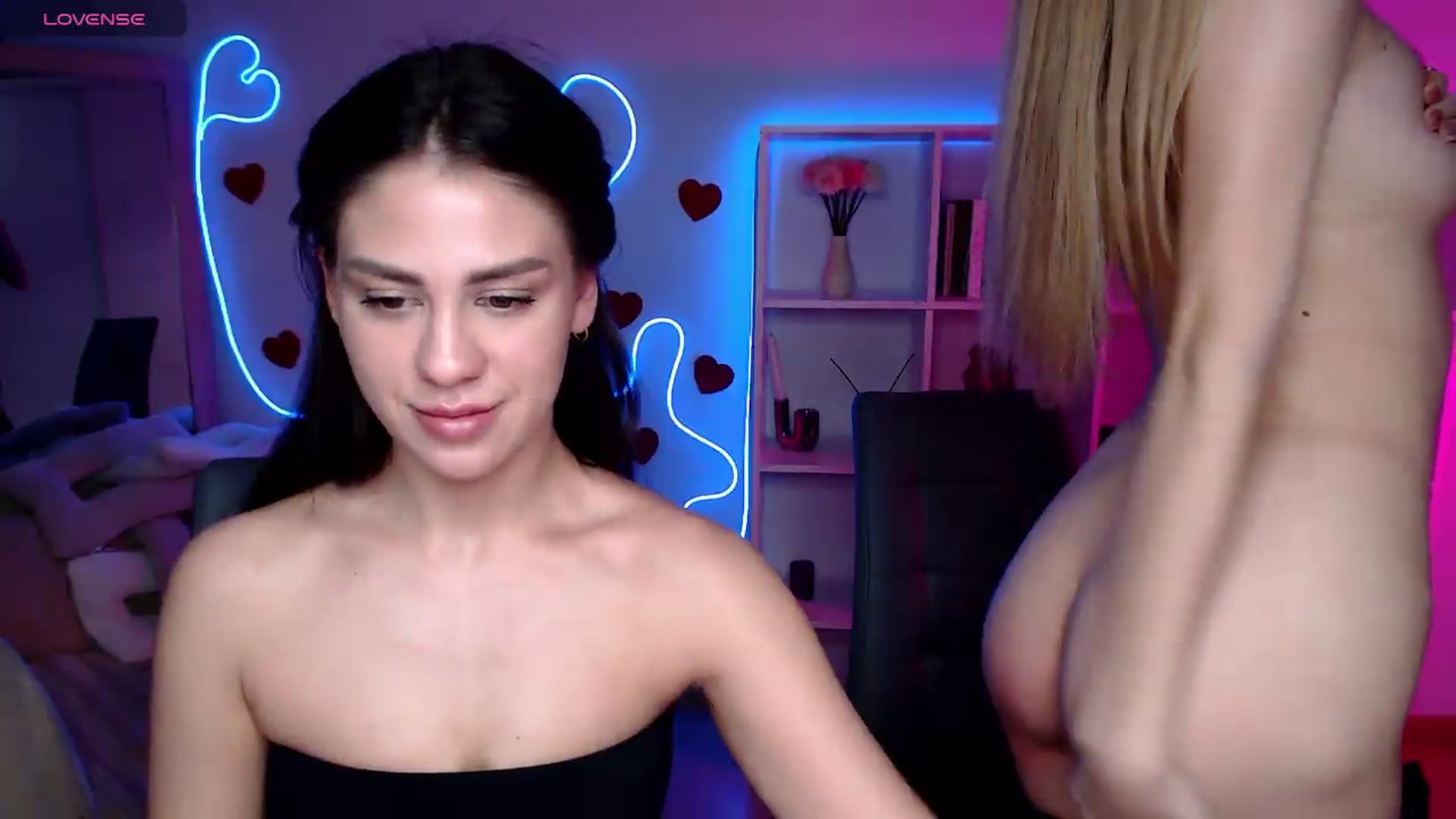 Gallery image thumbnail from Sirela's myfreecams stream on, 06/14/2026, 10:56 image 16 of 20