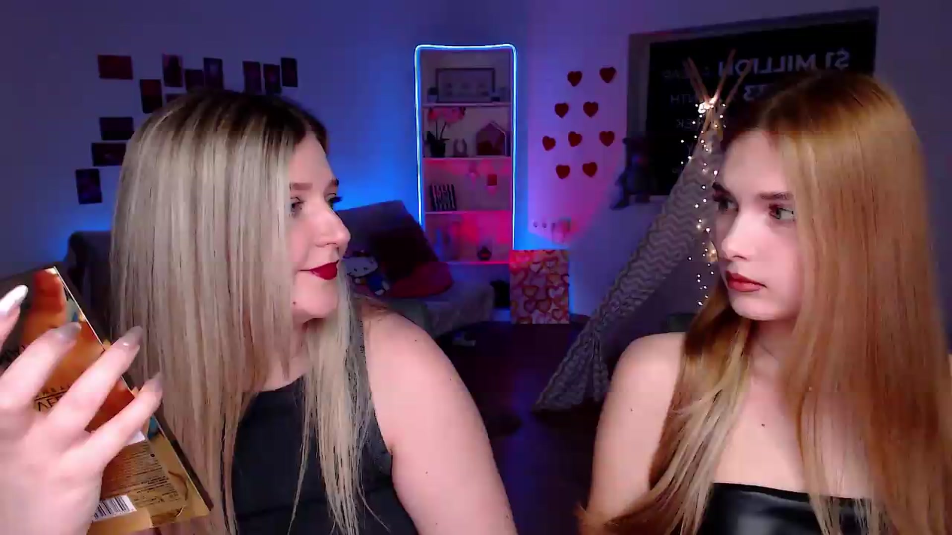 Gallery image thumbnail from Sirela's myfreecams stream on, 06/19/2026, 11:56 image 1 of 20