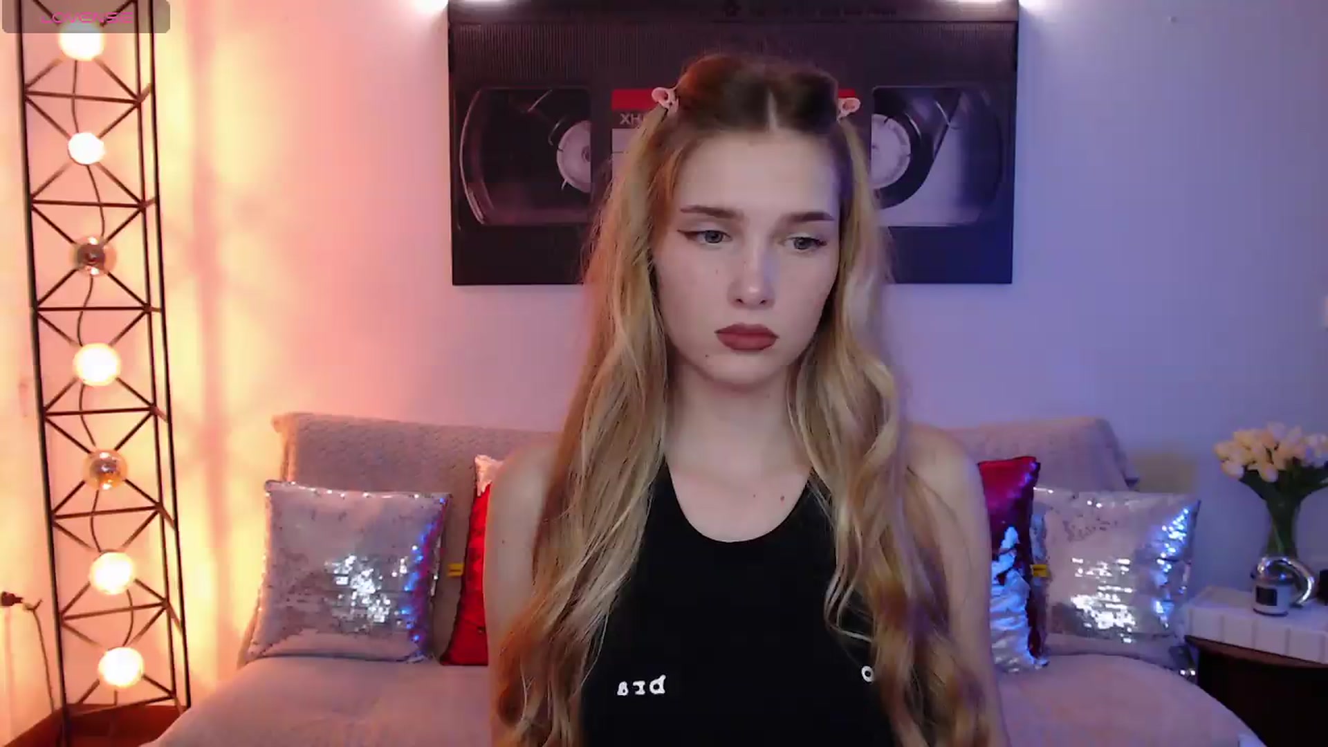 Gallery image thumbnail from Sirela's myfreecams stream on, 08/17/2026, 23:33 image 17 of 20