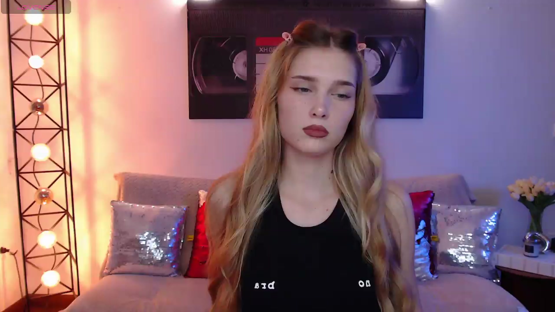 Gallery image thumbnail from Sirela's myfreecams stream on, 08/17/2026, 23:33 image 4 of 20