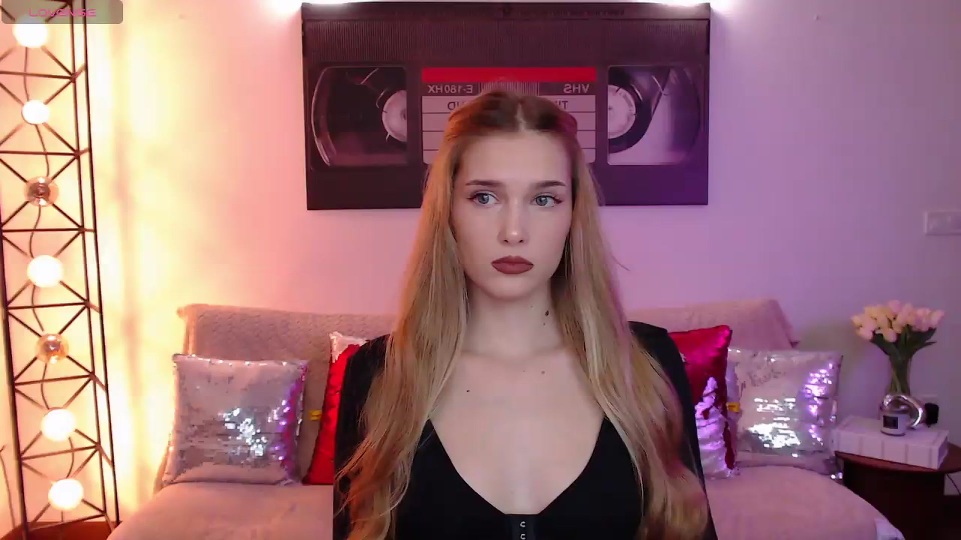 Gallery image thumbnail from Sirela's myfreecams stream on, 08/19/2026, 20:34 image 1 of 20