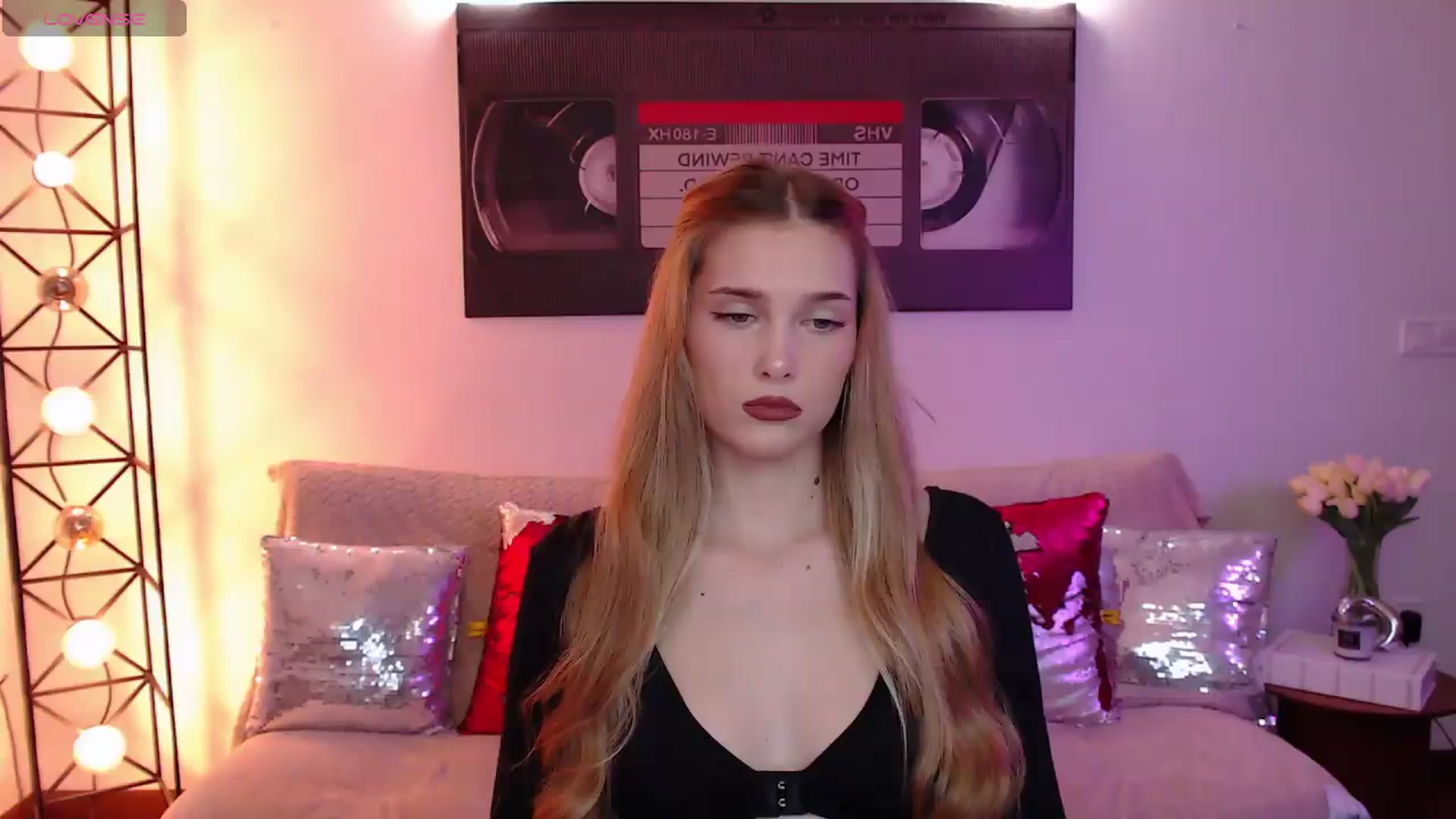 Gallery image thumbnail from Sirela's myfreecams stream on, 08/19/2026, 20:34 image 19 of 20