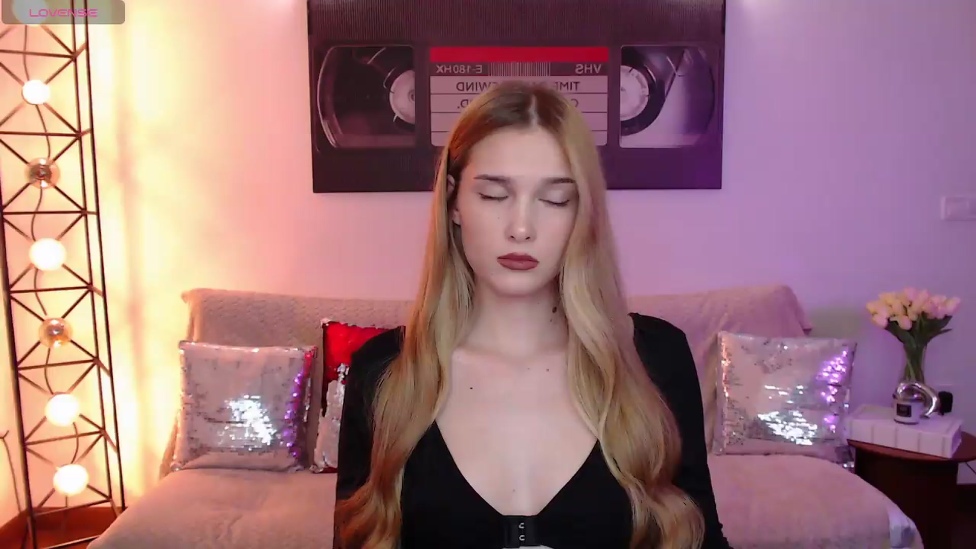 Gallery image thumbnail from Sirela's myfreecams stream on, 08/19/2026, 23:35 image 5 of 20