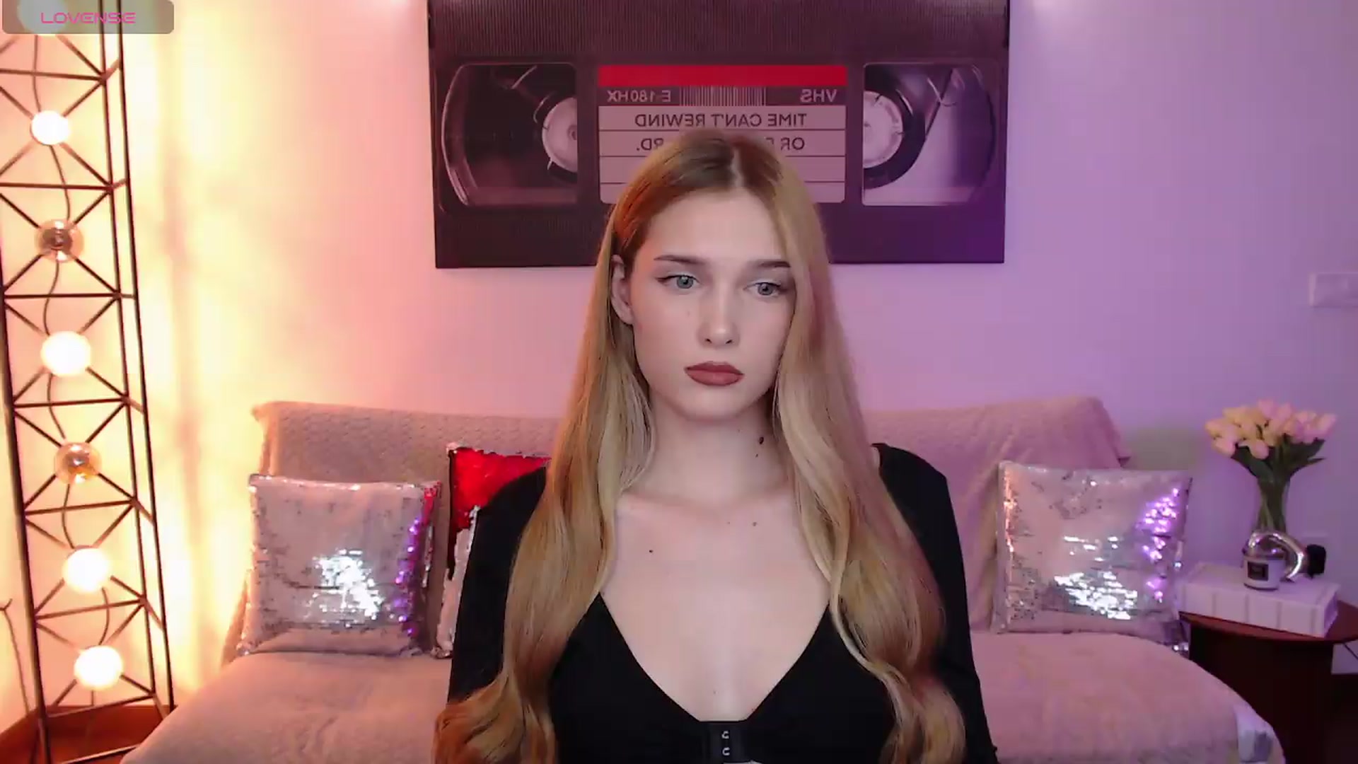 Gallery image thumbnail from Sirela's myfreecams stream on, 08/19/2026, 23:35 image 18 of 20