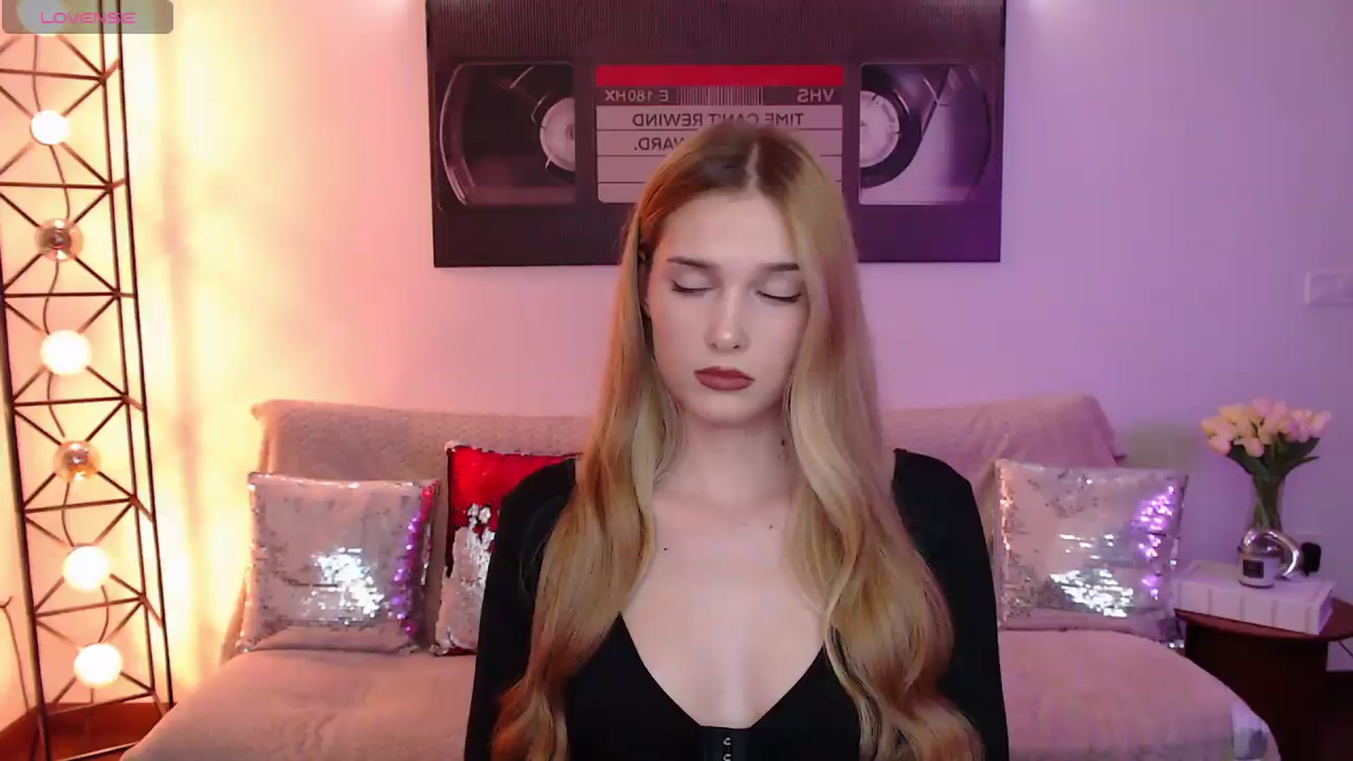 Gallery image thumbnail from Sirela's myfreecams stream on, 08/19/2026, 23:35 image 9 of 20