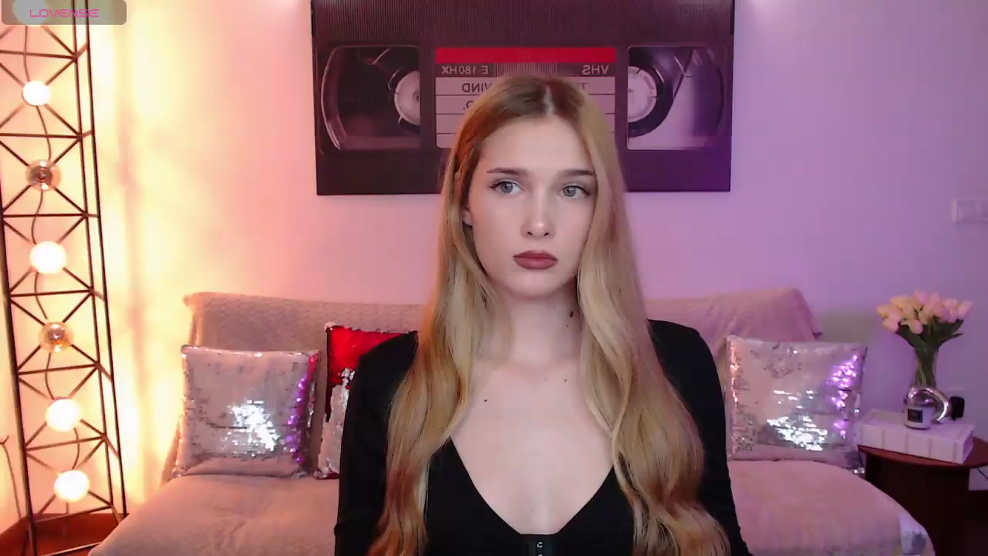 Gallery image thumbnail from Sirela's myfreecams stream on, 08/19/2026, 23:35 image 2 of 20