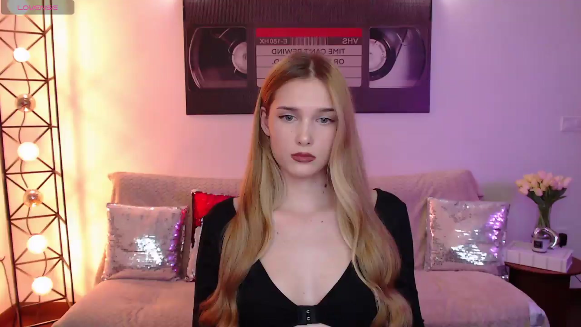 Gallery image thumbnail from Sirela's myfreecams stream on, 08/19/2026, 23:35 image 16 of 20