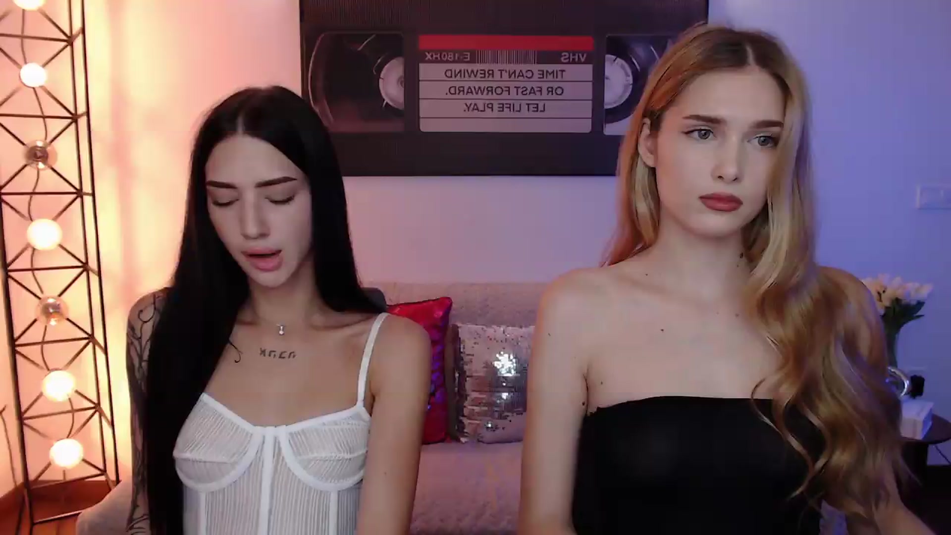 Gallery image thumbnail from Sirela's myfreecams stream on, 08/27/2026, 21:31 image 11 of 20
