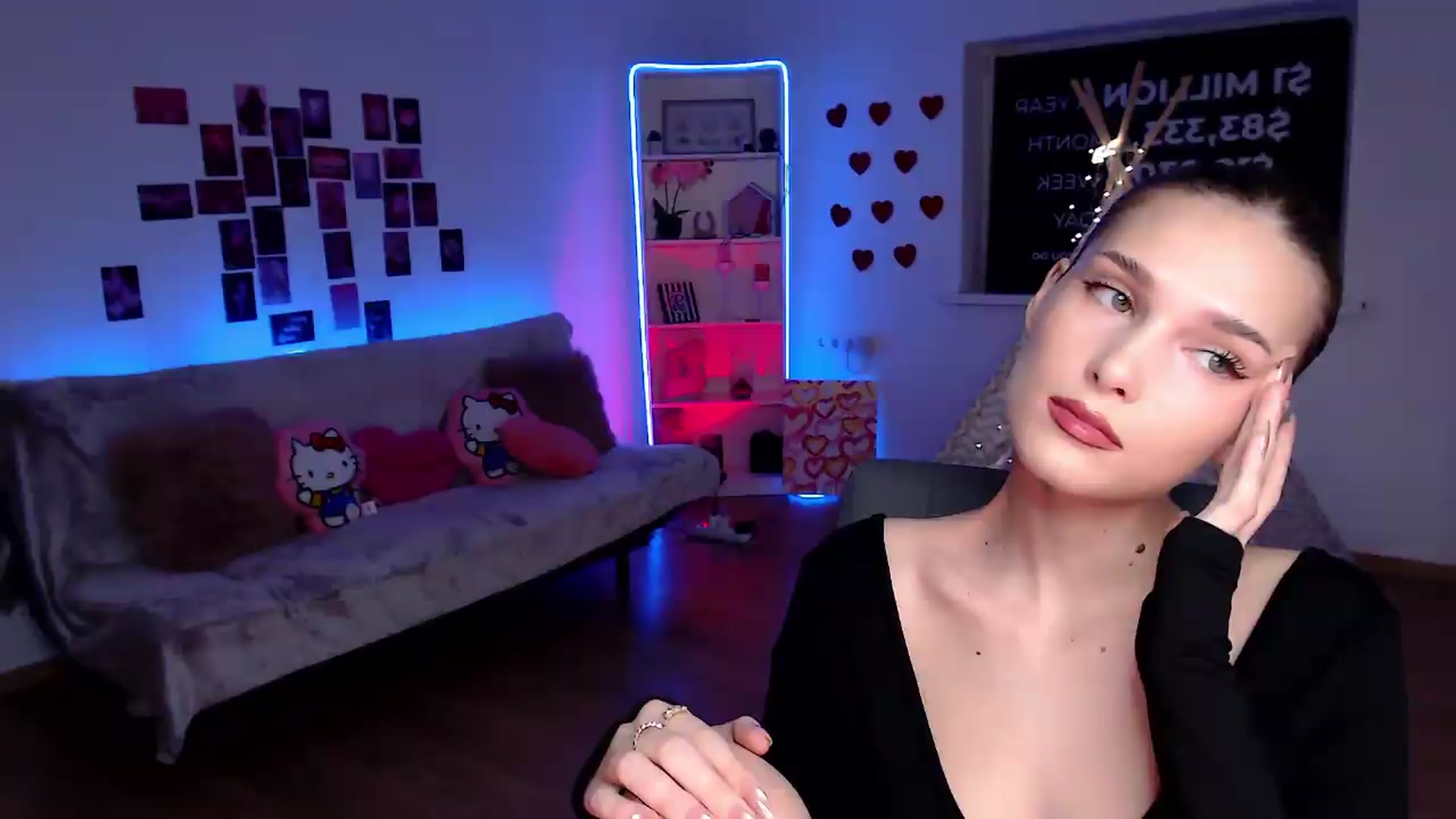 Gallery image thumbnail from Sirela's myfreecams stream on, 09/01/2026, 21:21 image 17 of 20